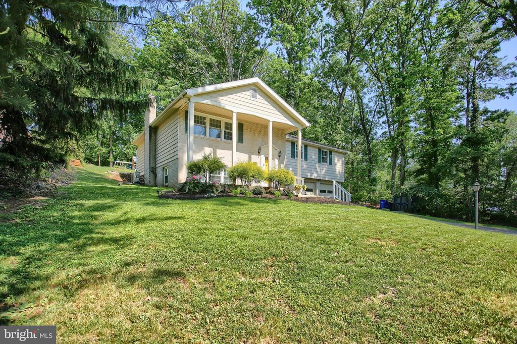 Photo of 25 Hickory Rd, CARLISLE, PA 17015 (MLS # PACB2054252)