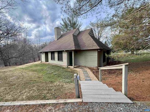 Condo For Sale - 1026 Highlands Dr Dr<br/> CHARLOTTESVILLE, VA 22901