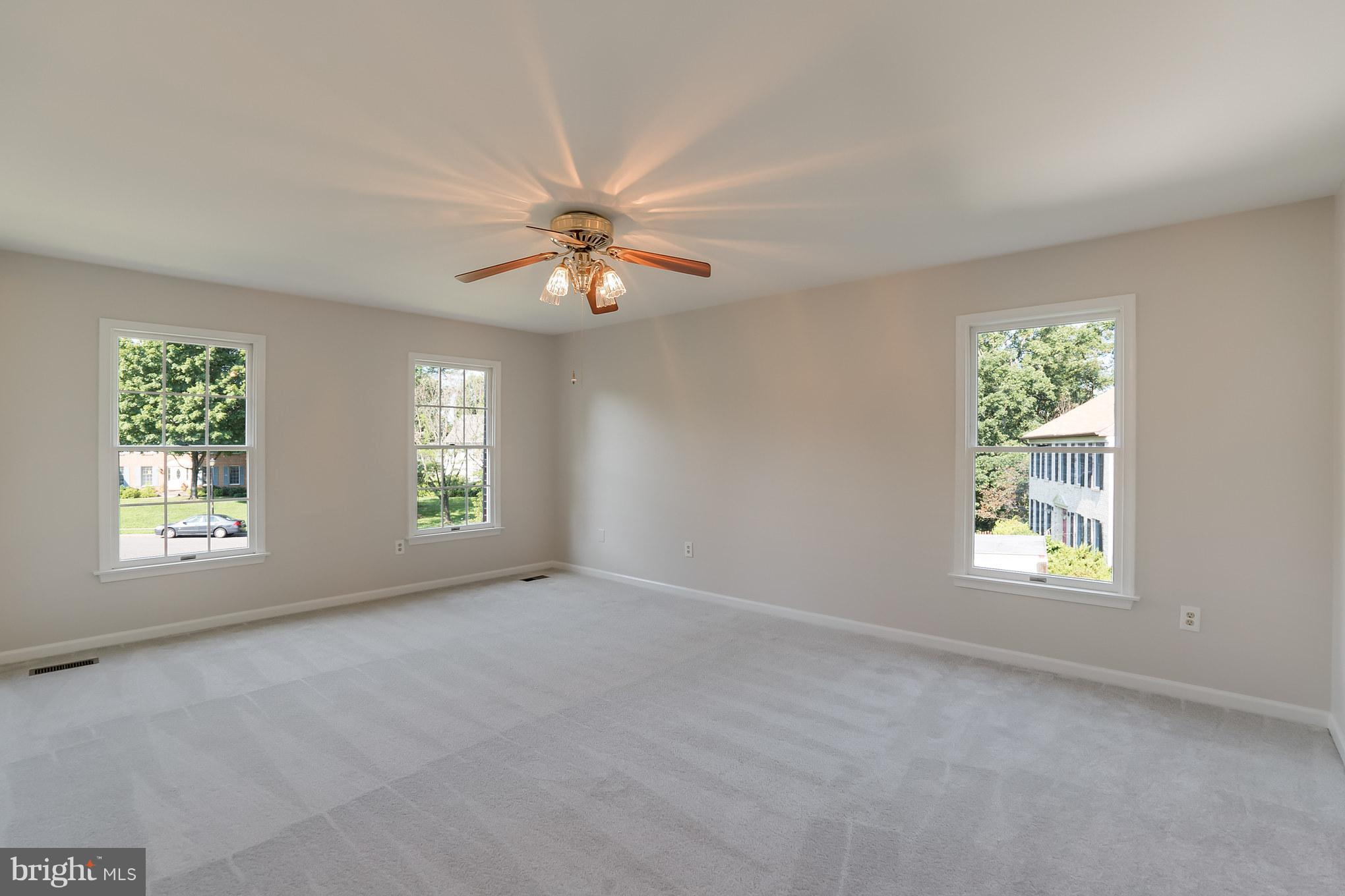 BROAD OAKS - Residential