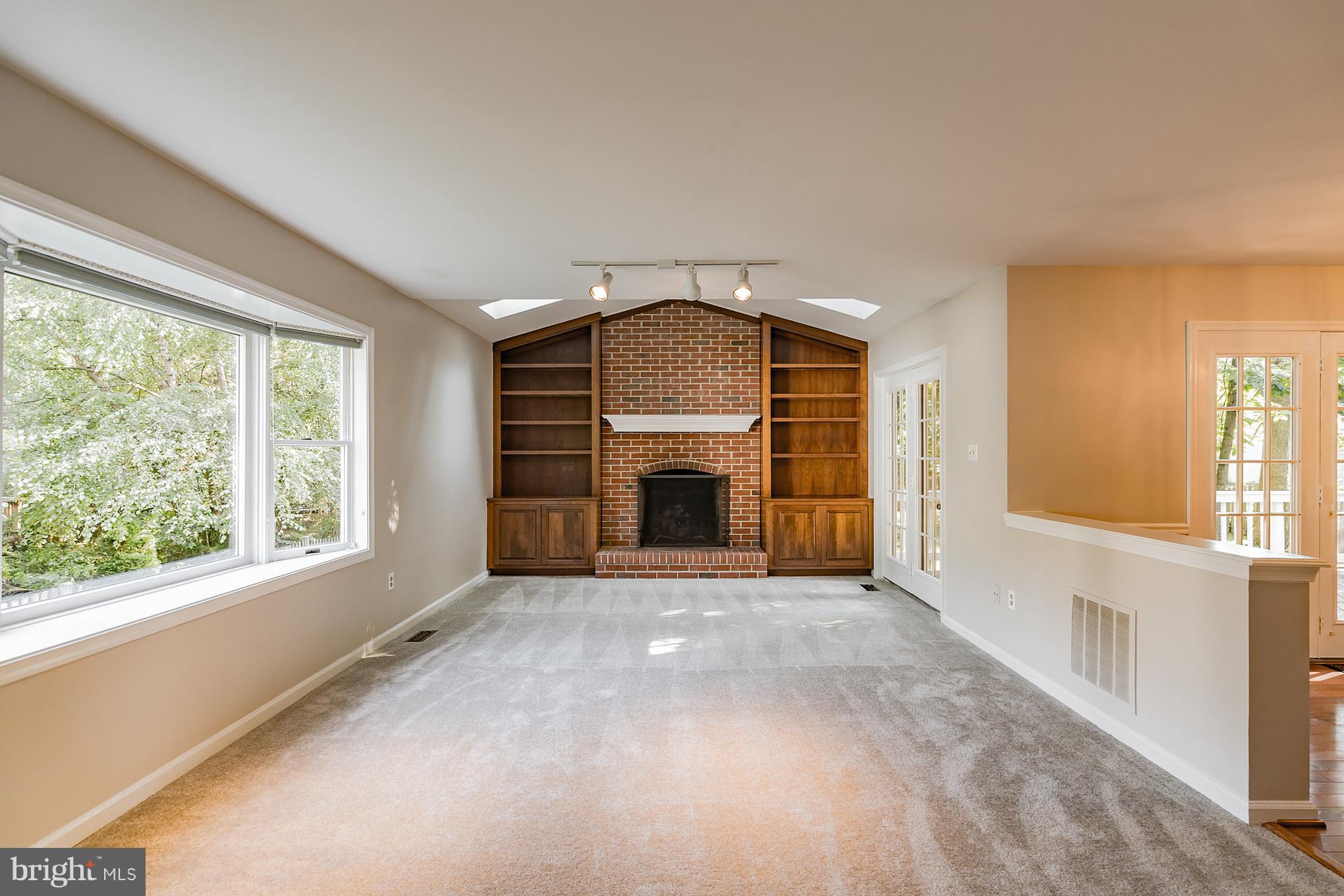 BROAD OAKS - Residential