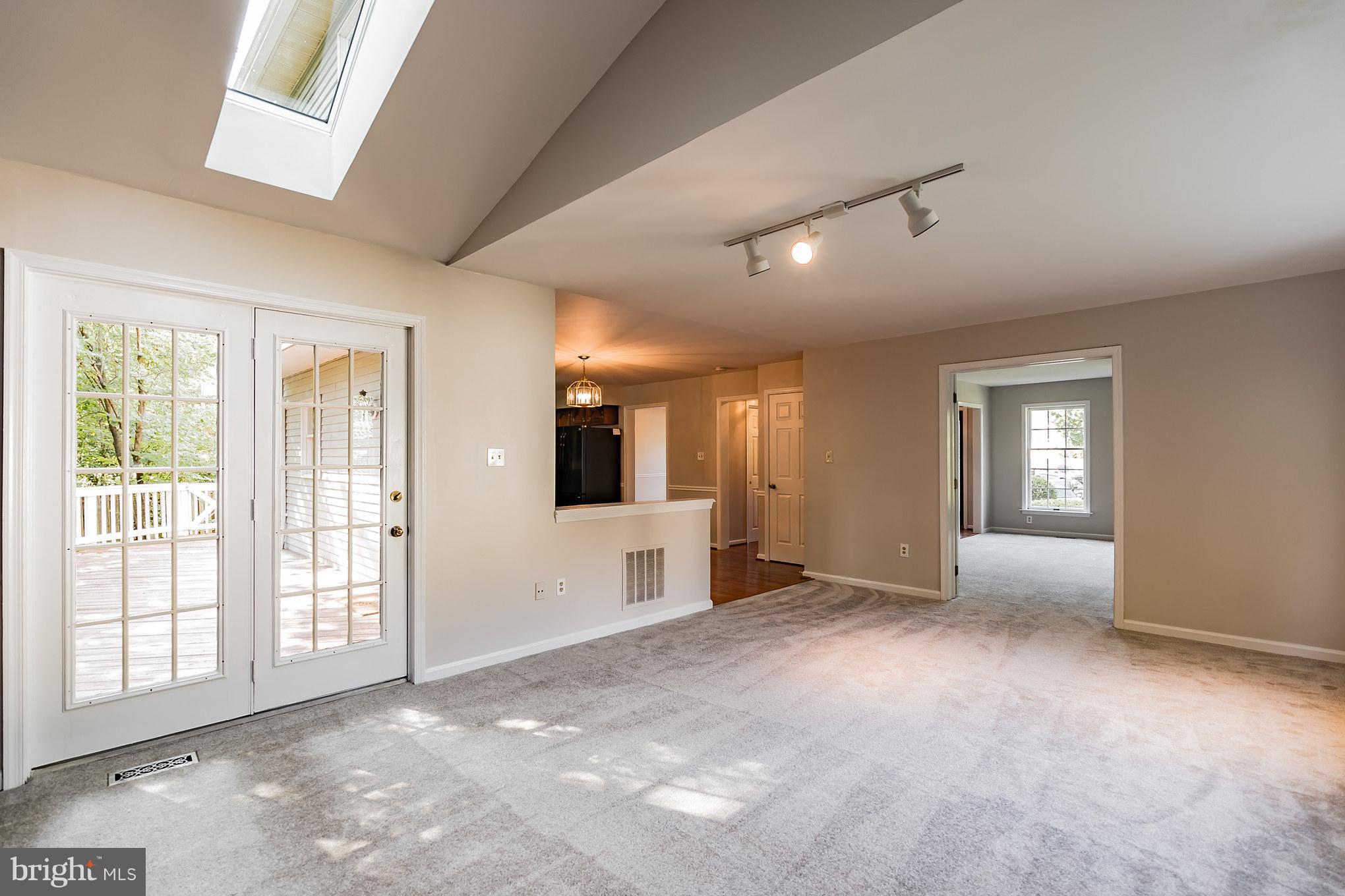 BROAD OAKS - Residential