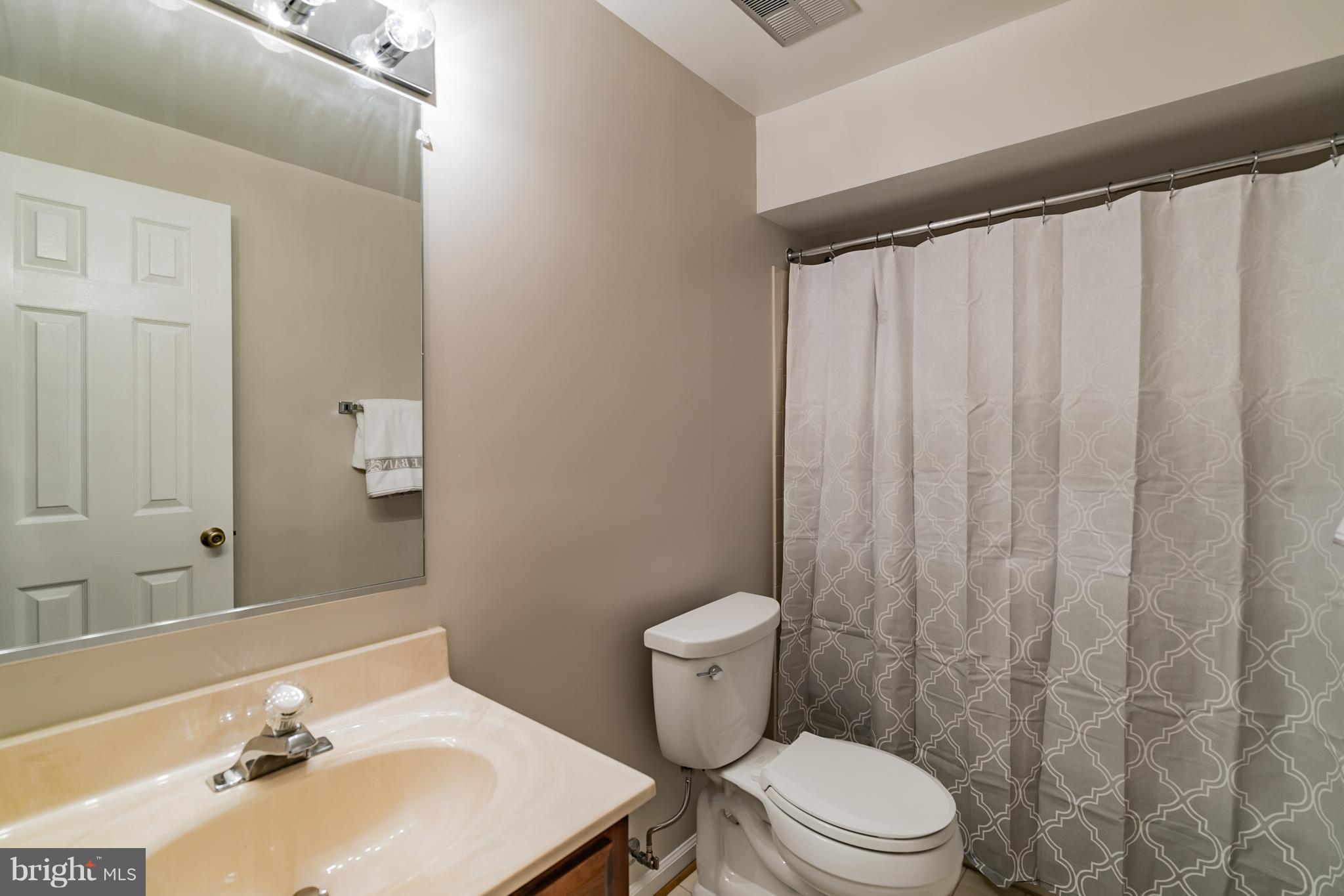 BROAD OAKS - Residential