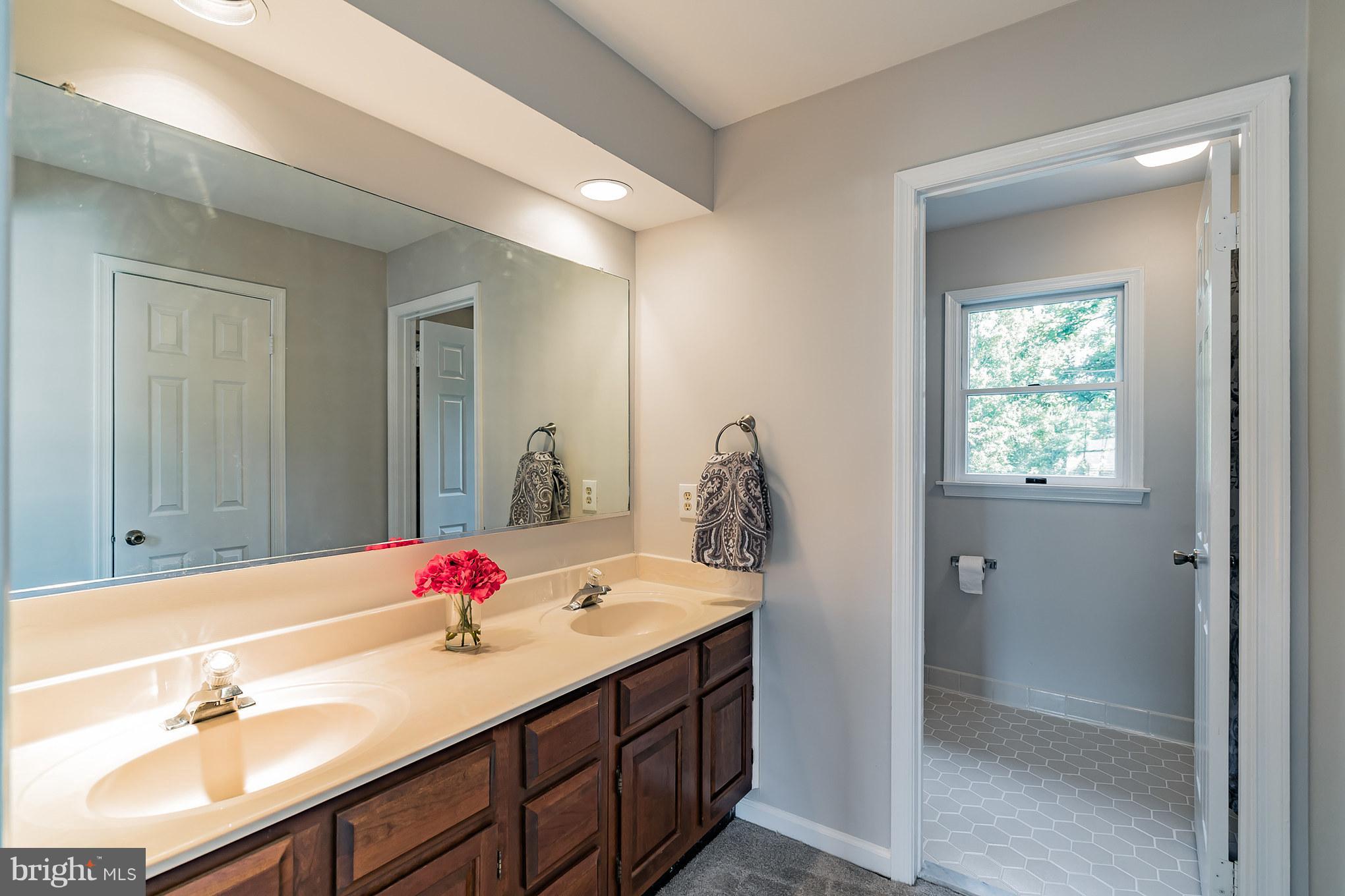 BROAD OAKS - Residential