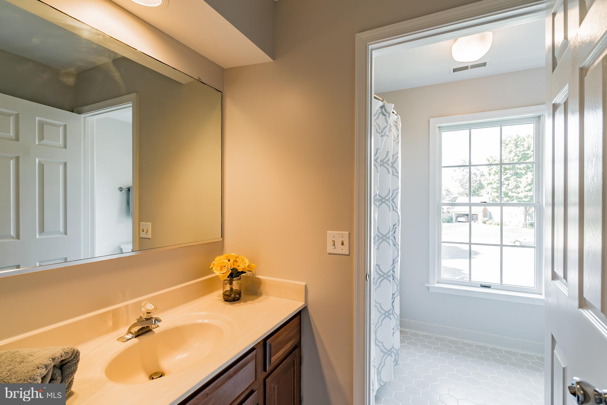 BROAD OAKS - Residential