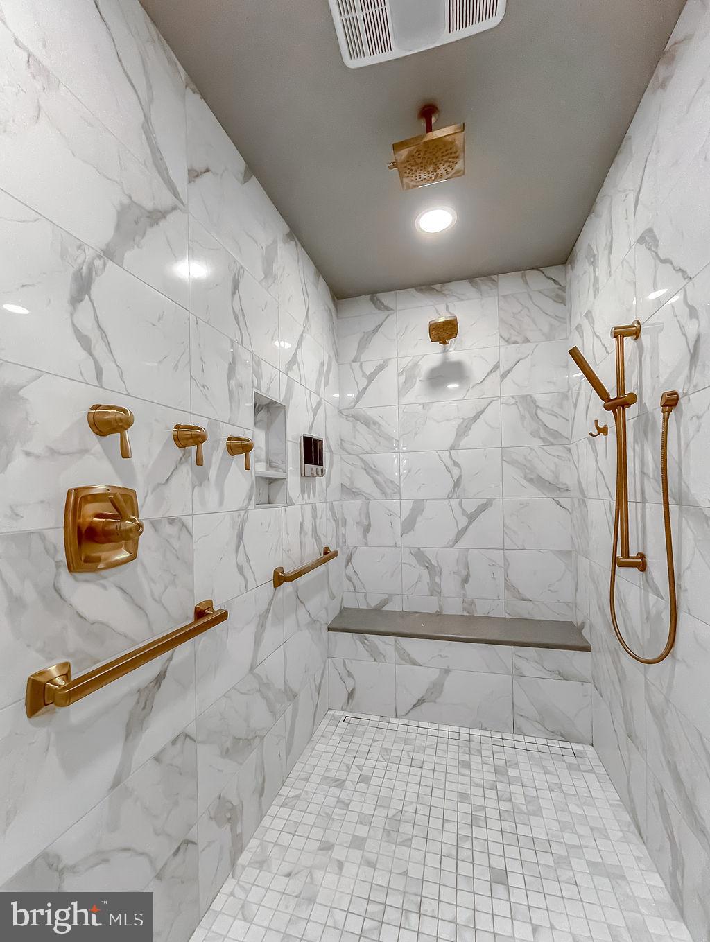 ESPERANZA FARMS - Residential