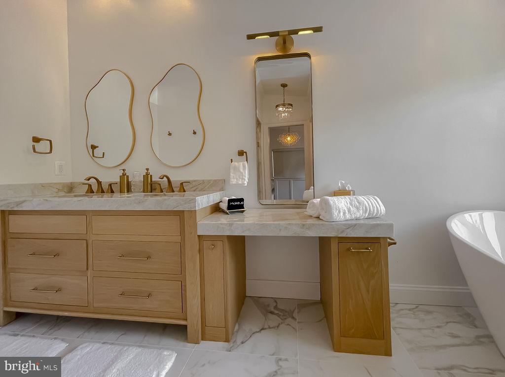 ESPERANZA FARMS - Residential