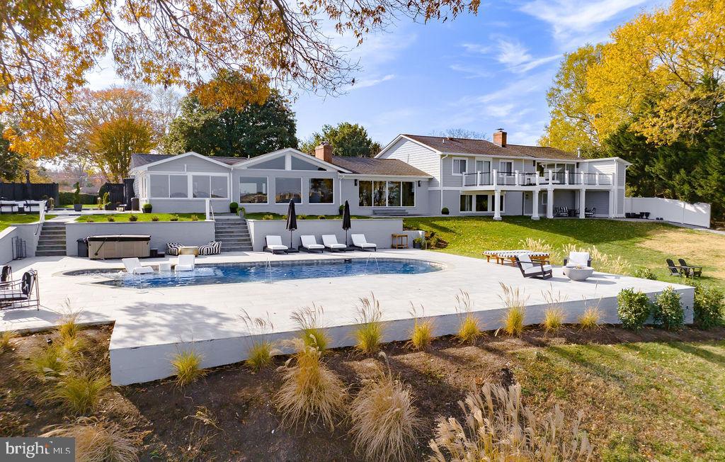 23396 ESPERANZA CIRCLE