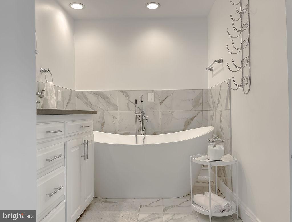 ESPERANZA FARMS - Residential