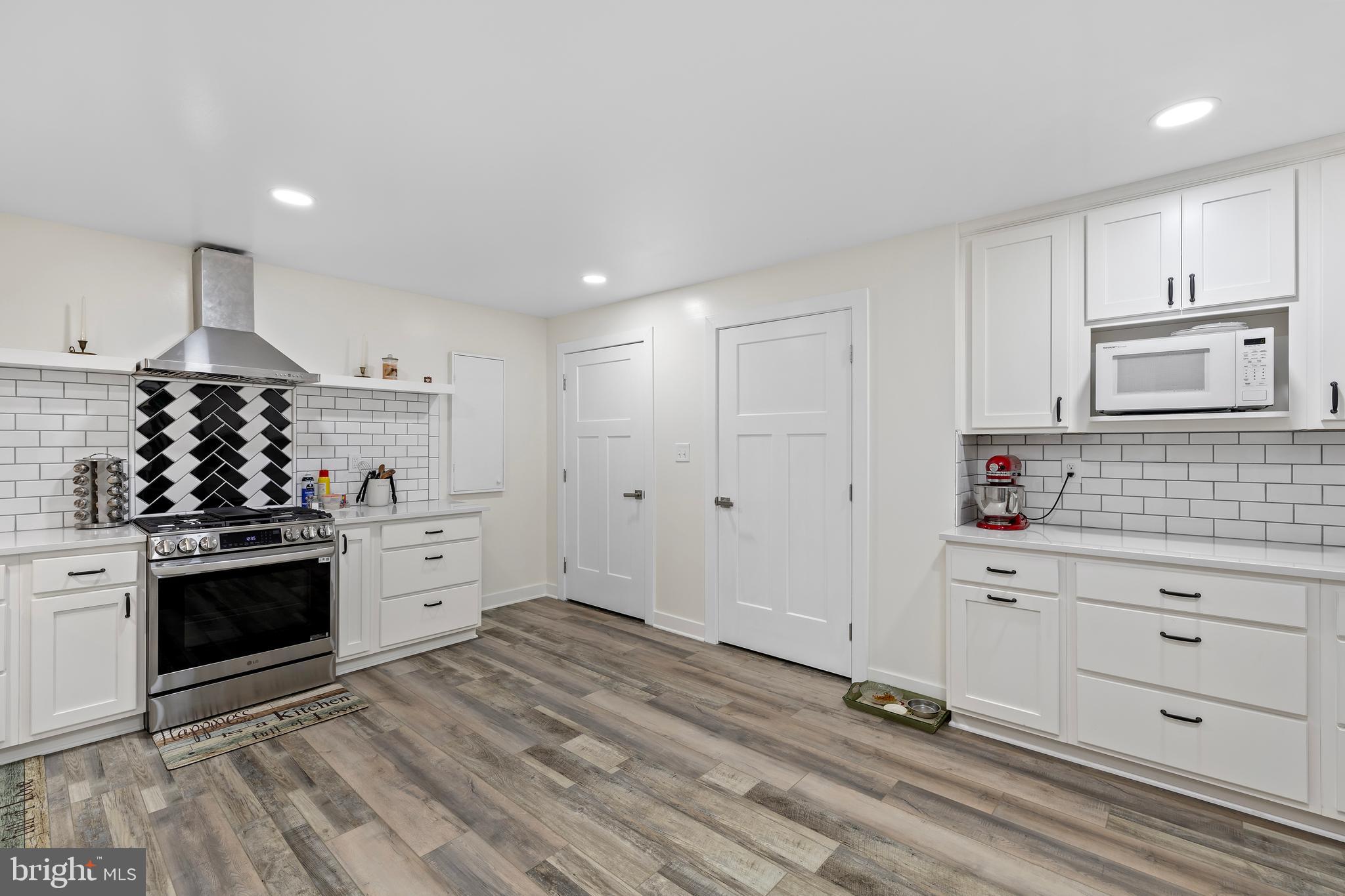 THE FALLS AT LEE'S PARKE - Residential