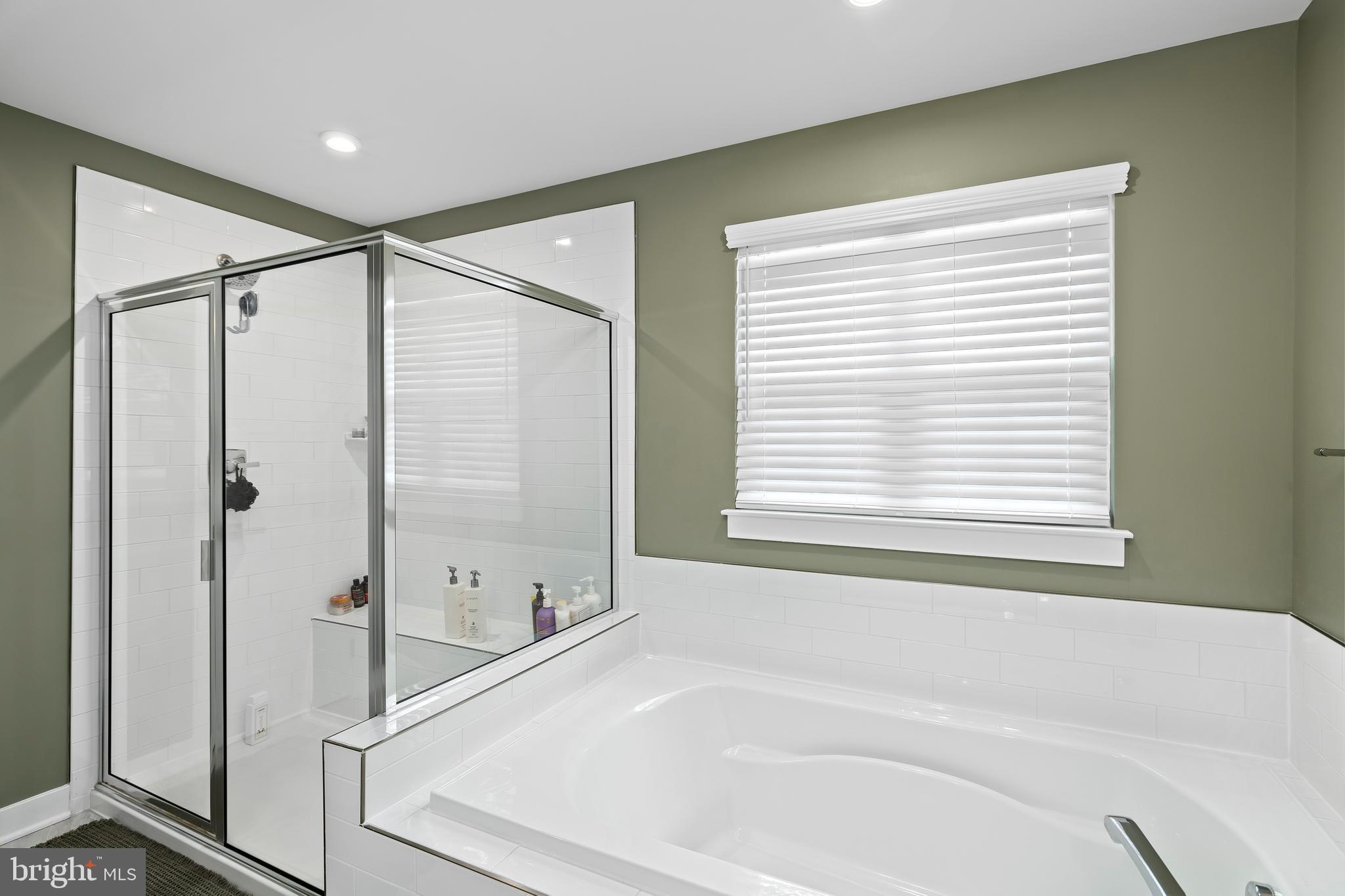 THE FALLS AT LEE'S PARKE - Residential