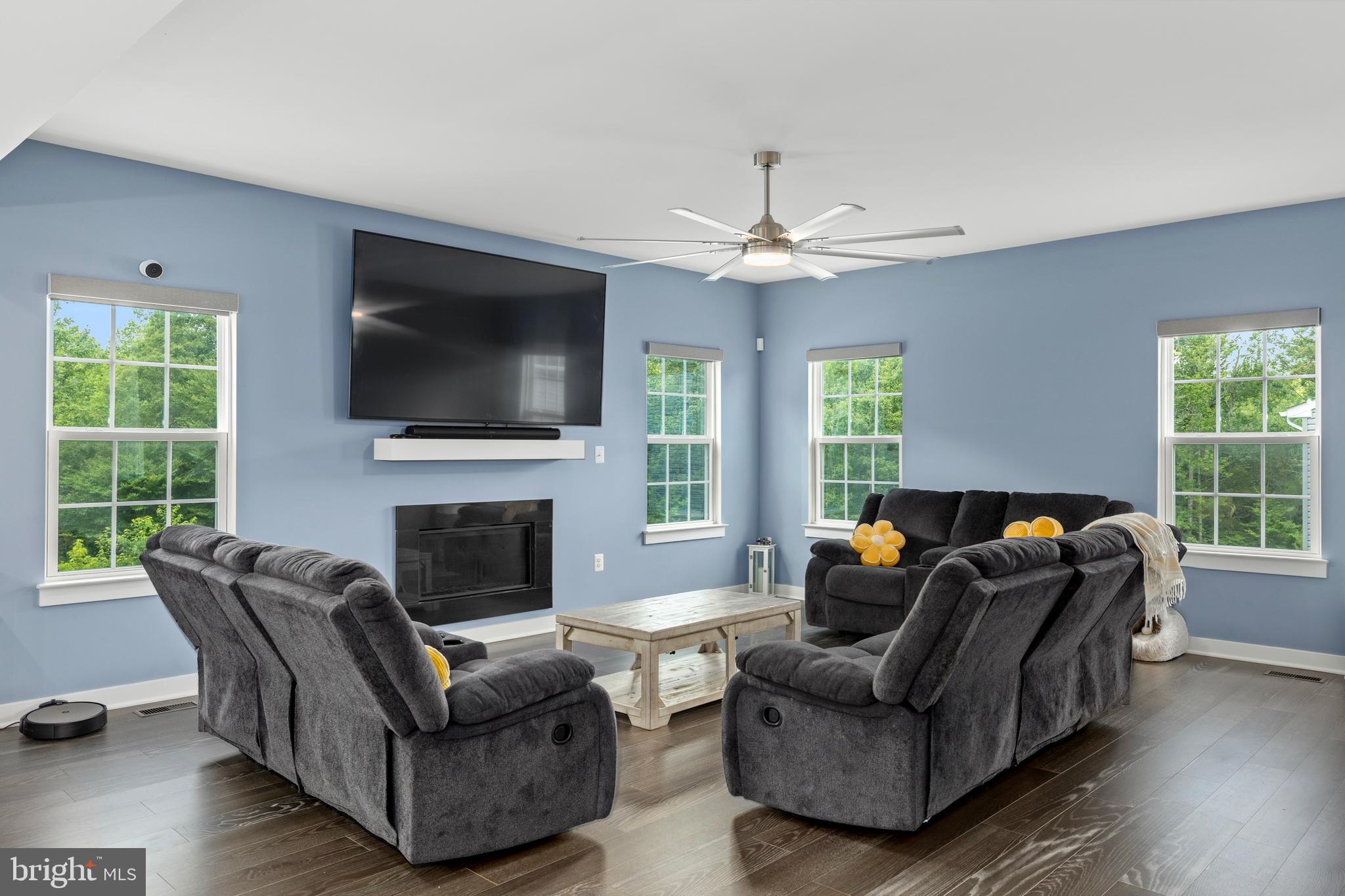 THE FALLS AT LEE'S PARKE - Residential