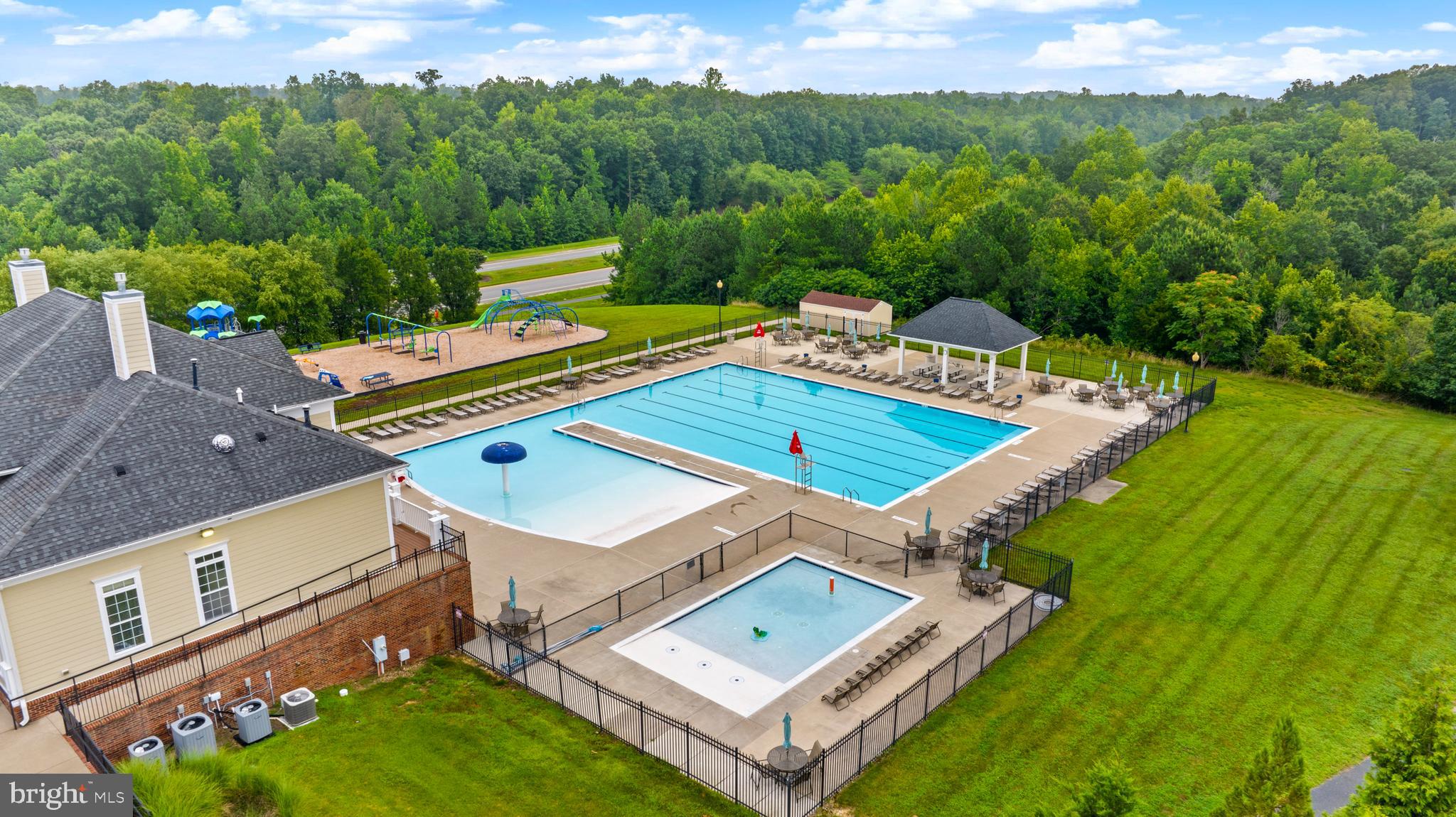 THE FALLS AT LEE'S PARKE - Residential