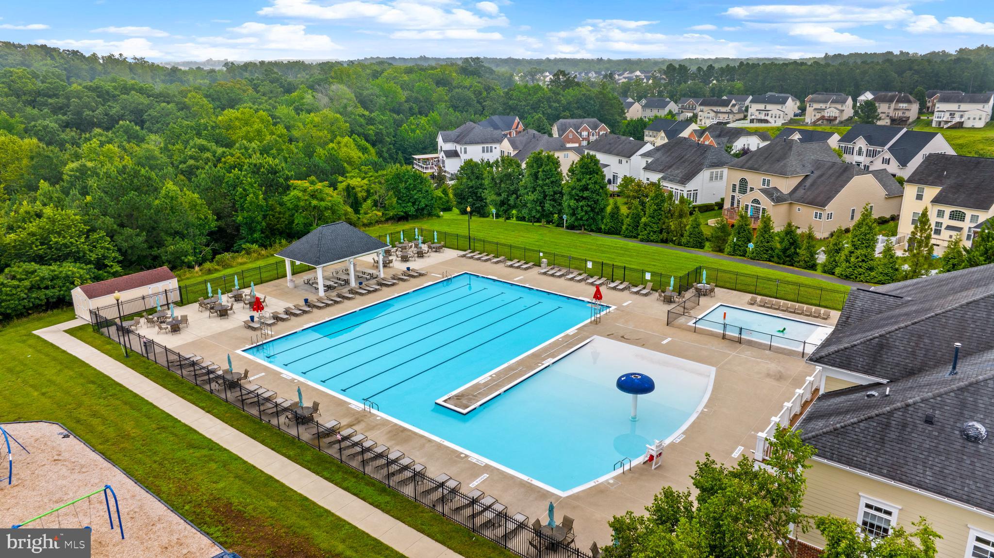 THE FALLS AT LEE'S PARKE - Residential