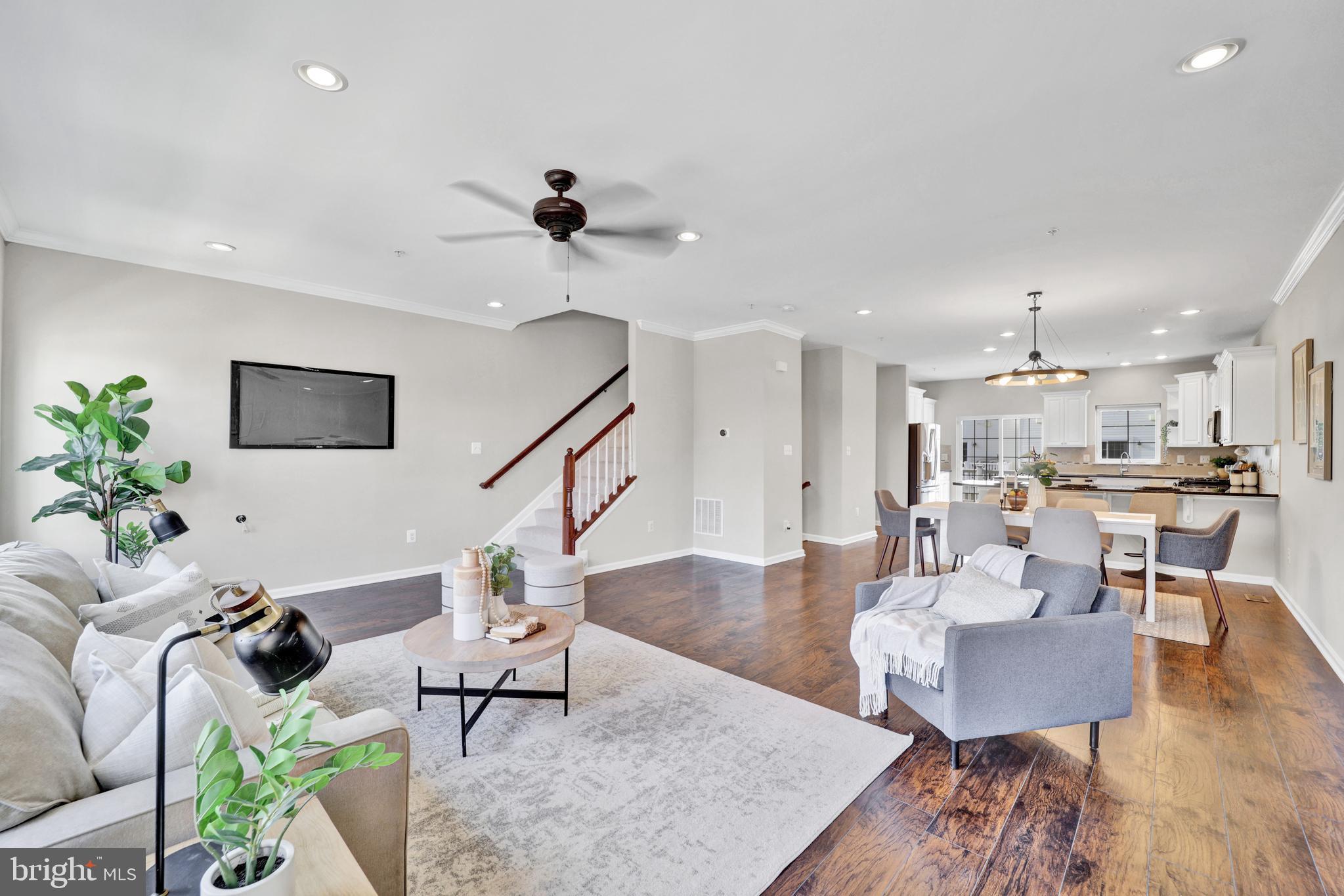 OXFORD SQUARE - Residential