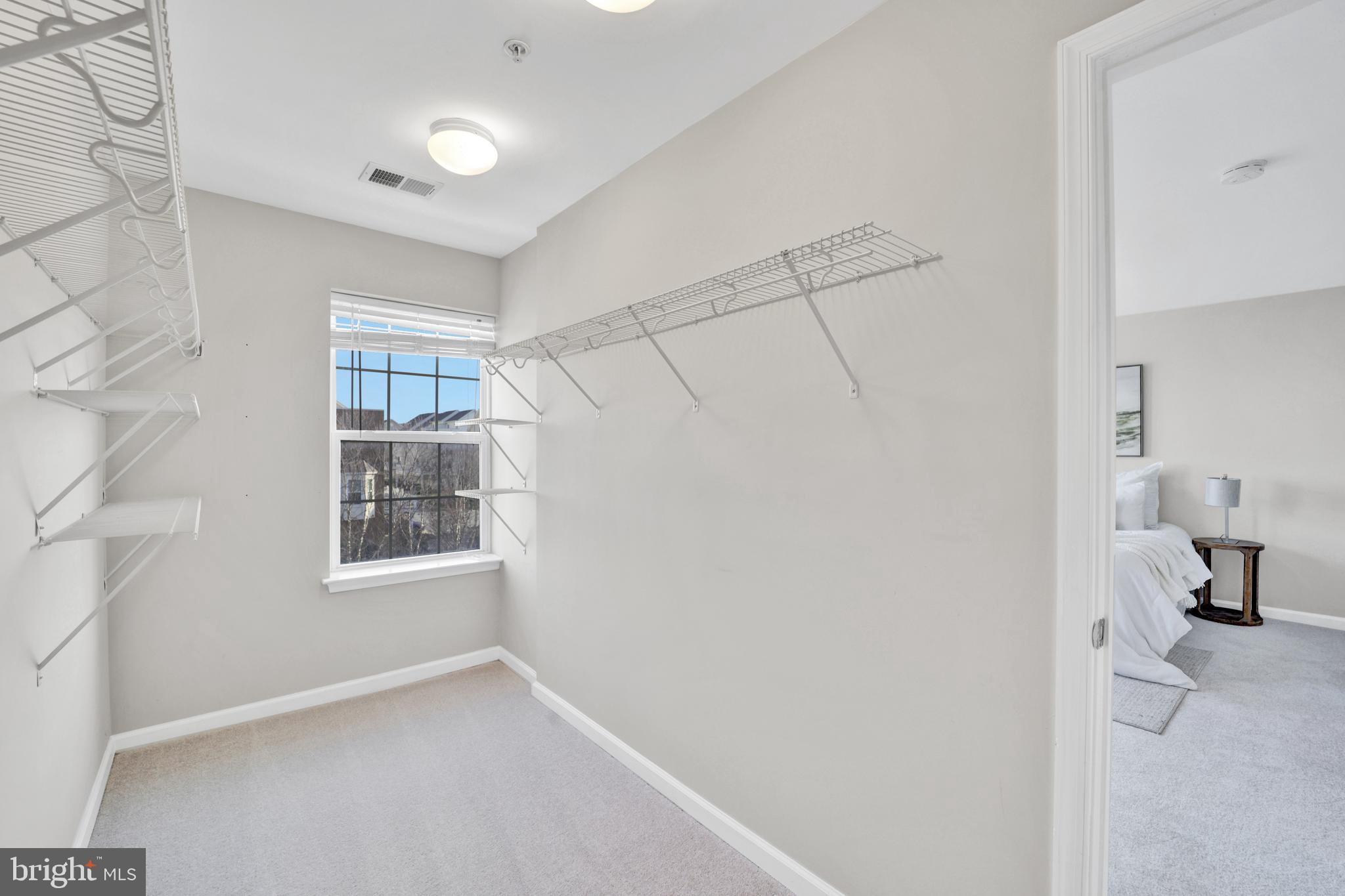 OXFORD SQUARE - Residential