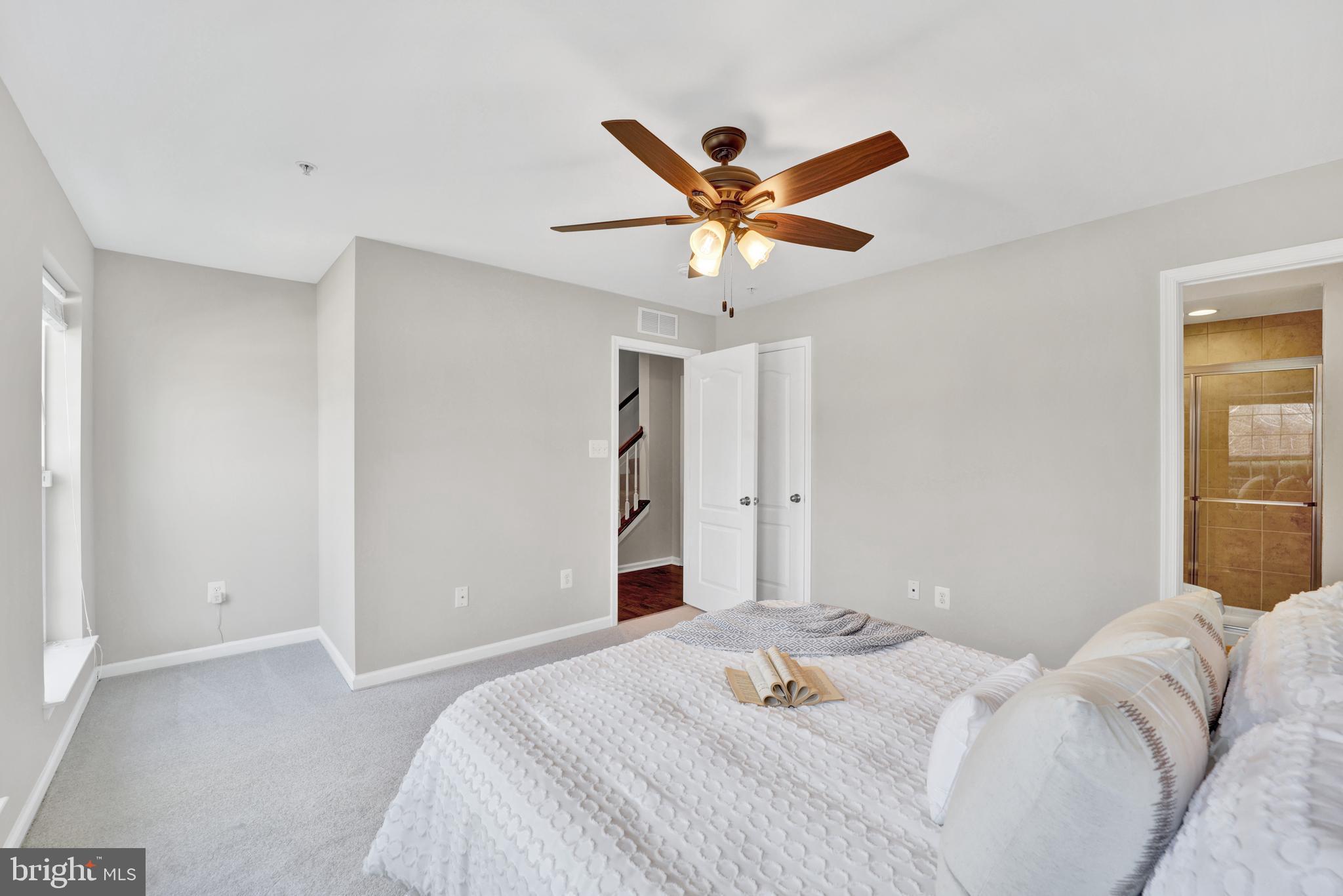 OXFORD SQUARE - Residential