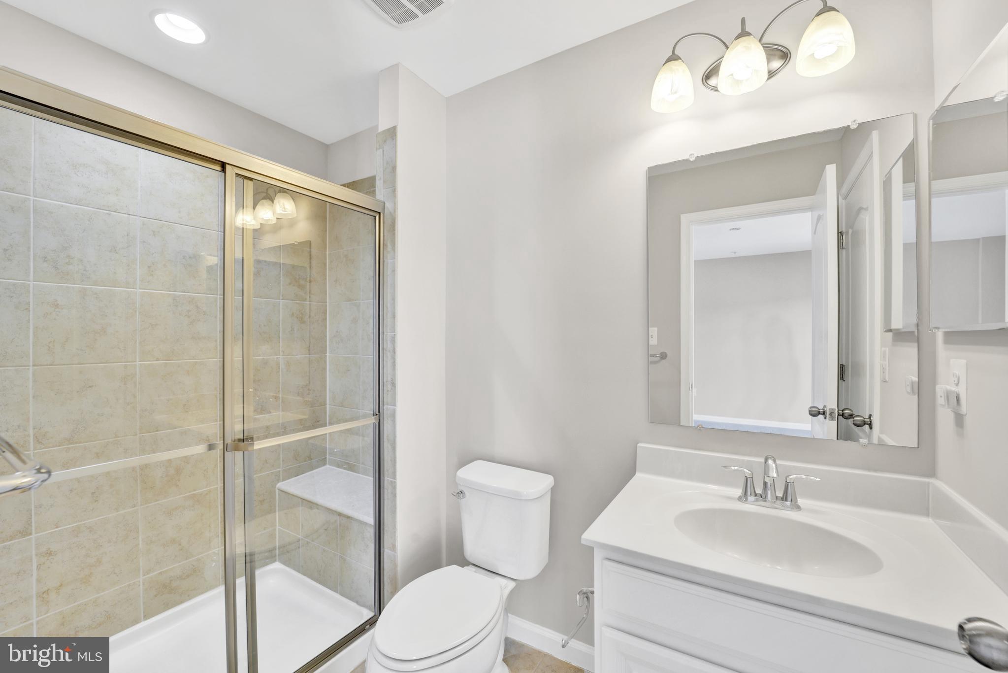 OXFORD SQUARE - Residential