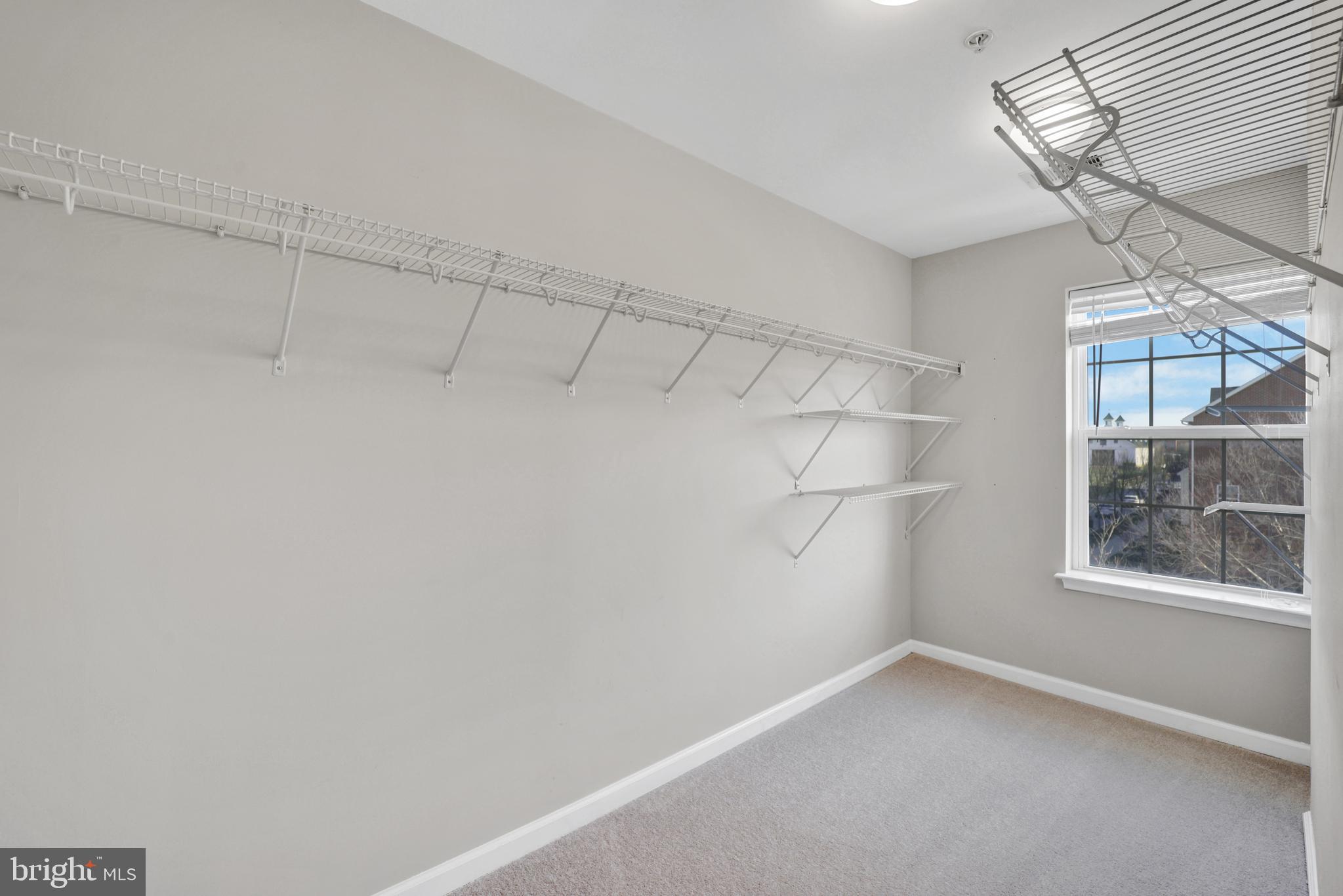 OXFORD SQUARE - Residential