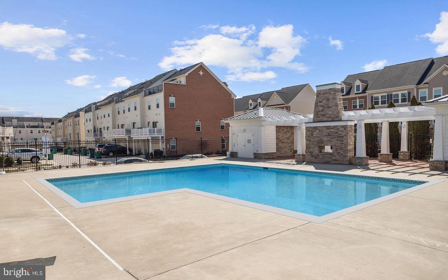 OXFORD SQUARE - Residential