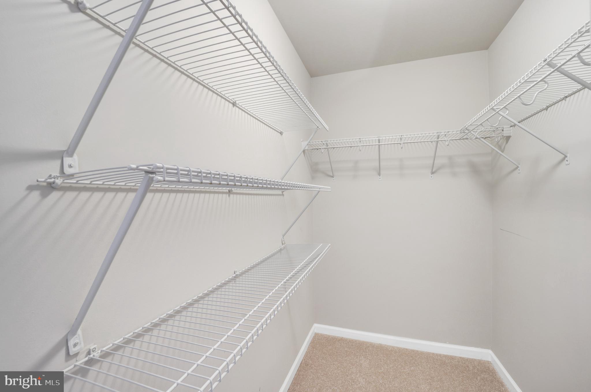 OXFORD SQUARE - Residential