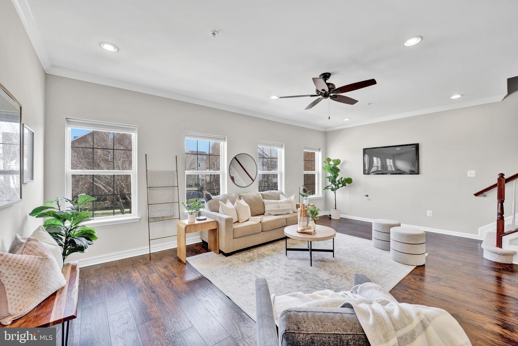 OXFORD SQUARE - Residential