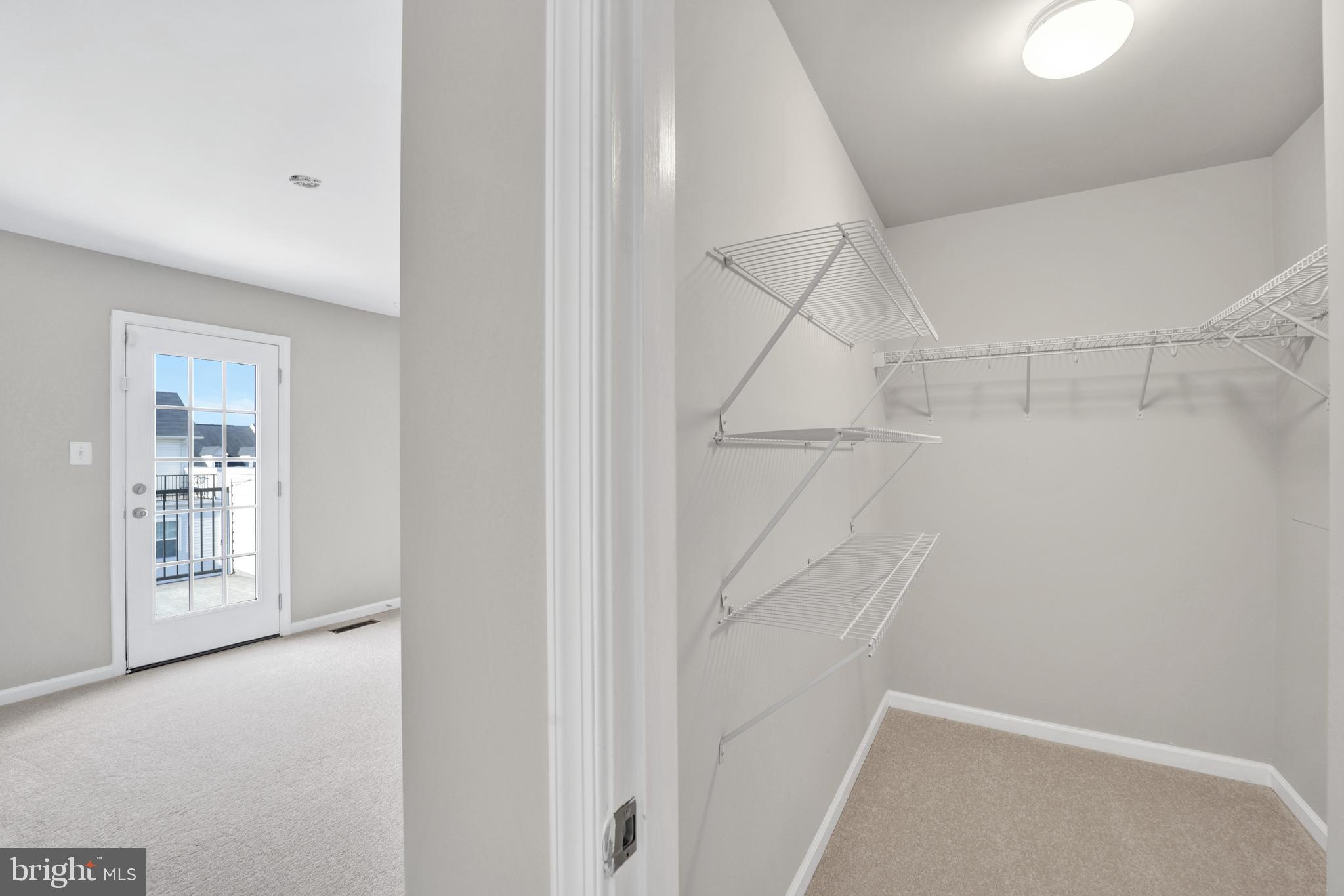 OXFORD SQUARE - Residential