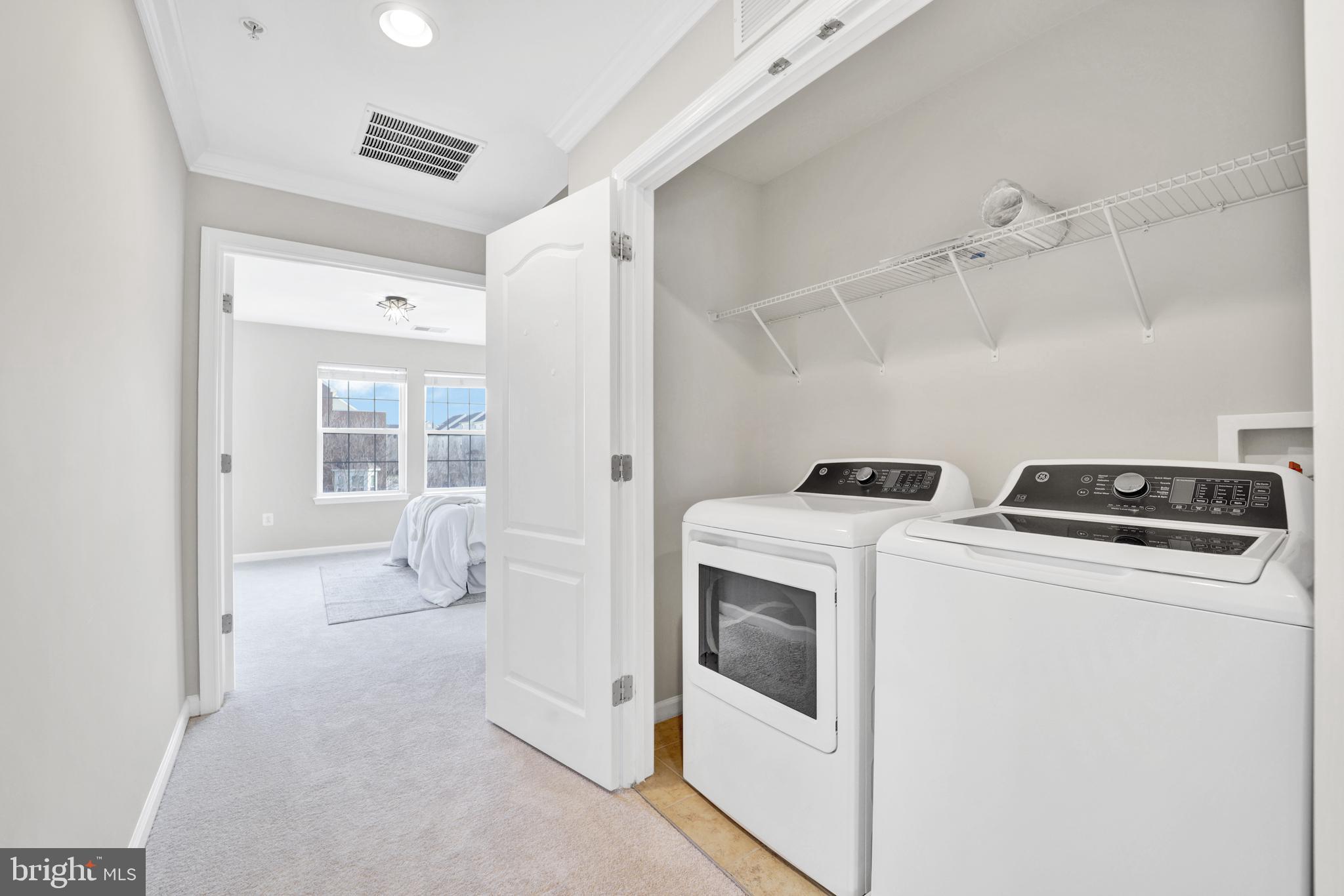 OXFORD SQUARE - Residential