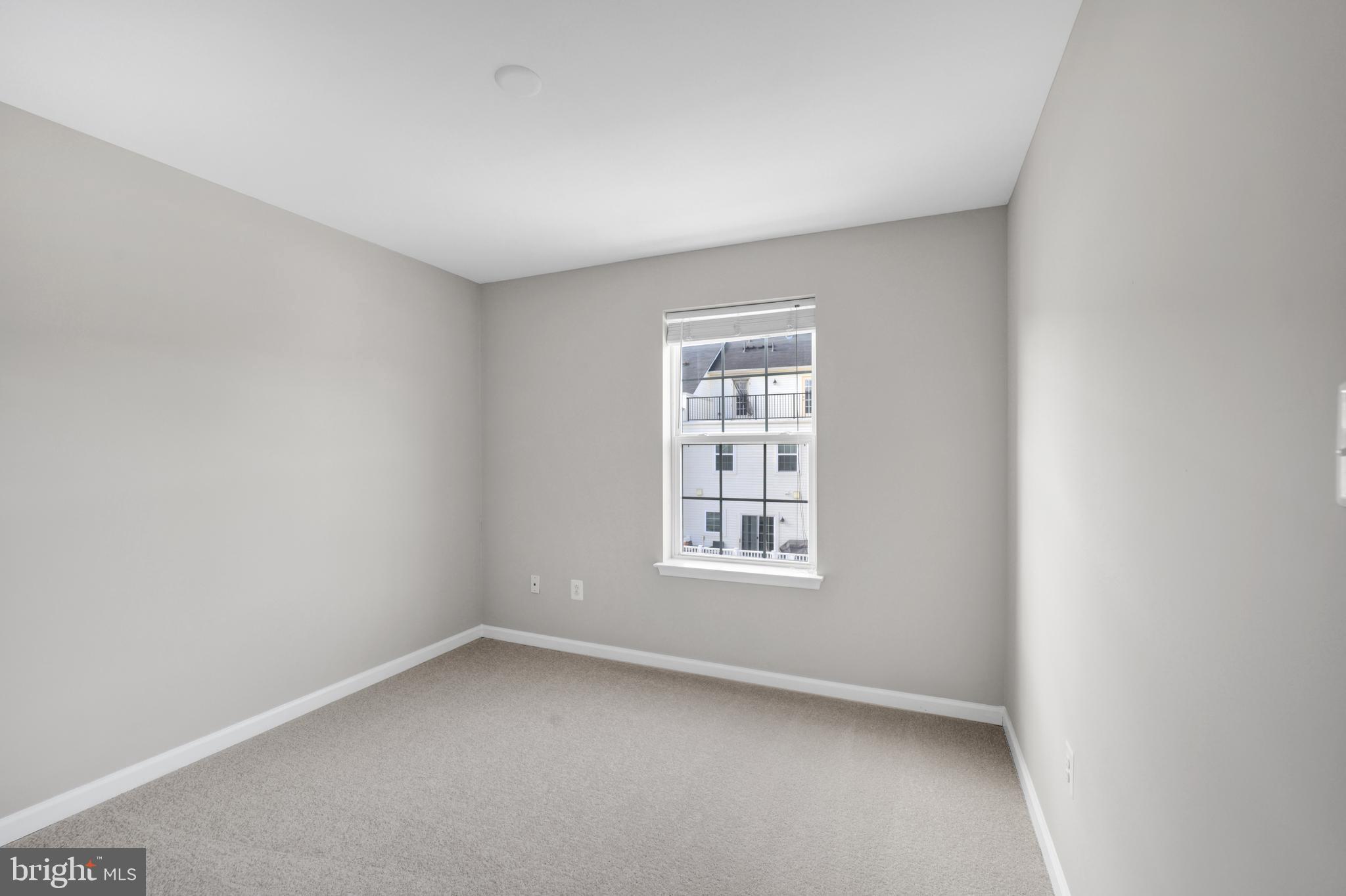 OXFORD SQUARE - Residential