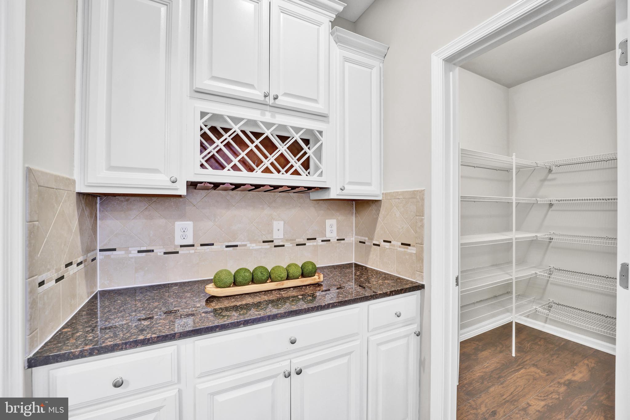 OXFORD SQUARE - Residential