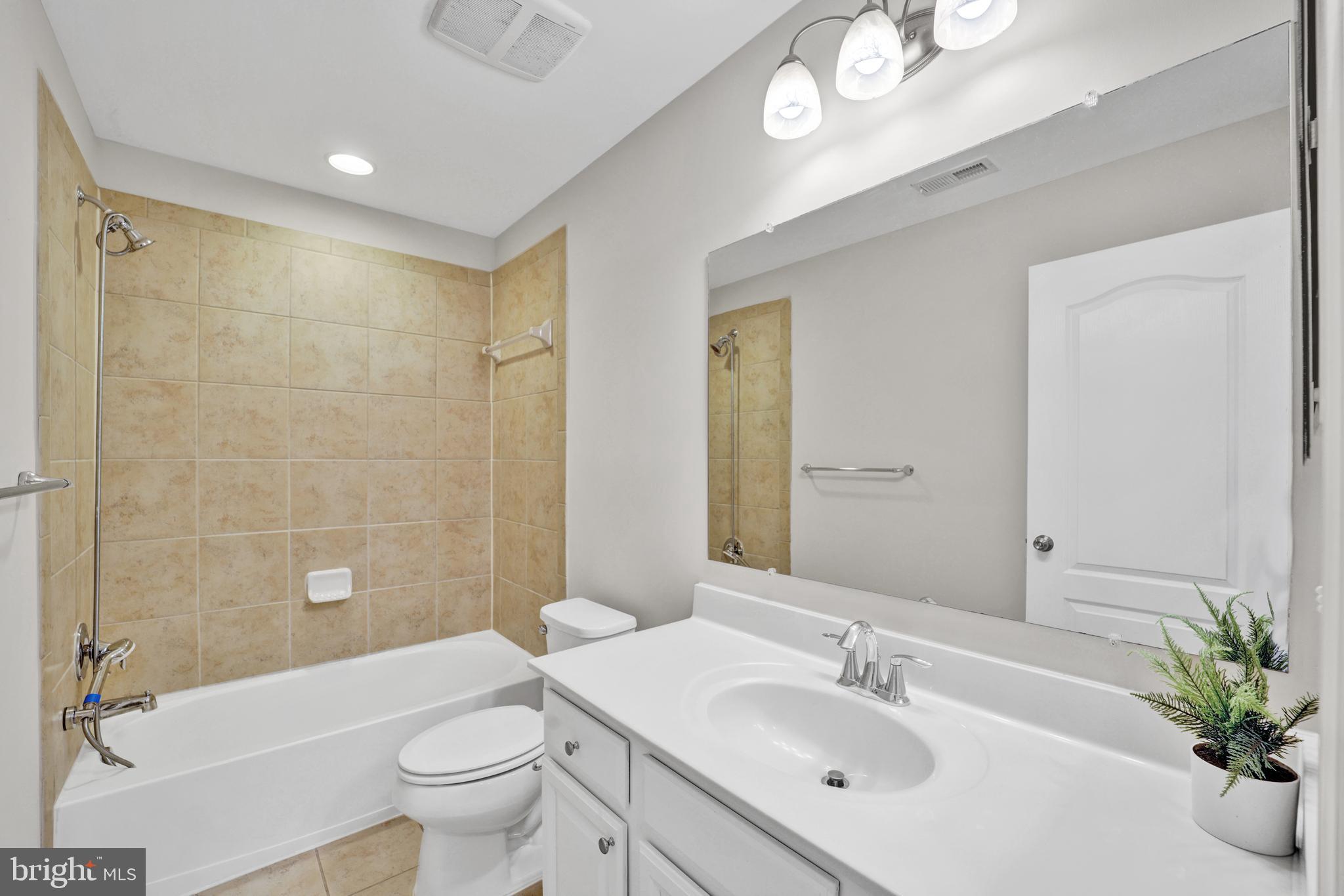 OXFORD SQUARE - Residential