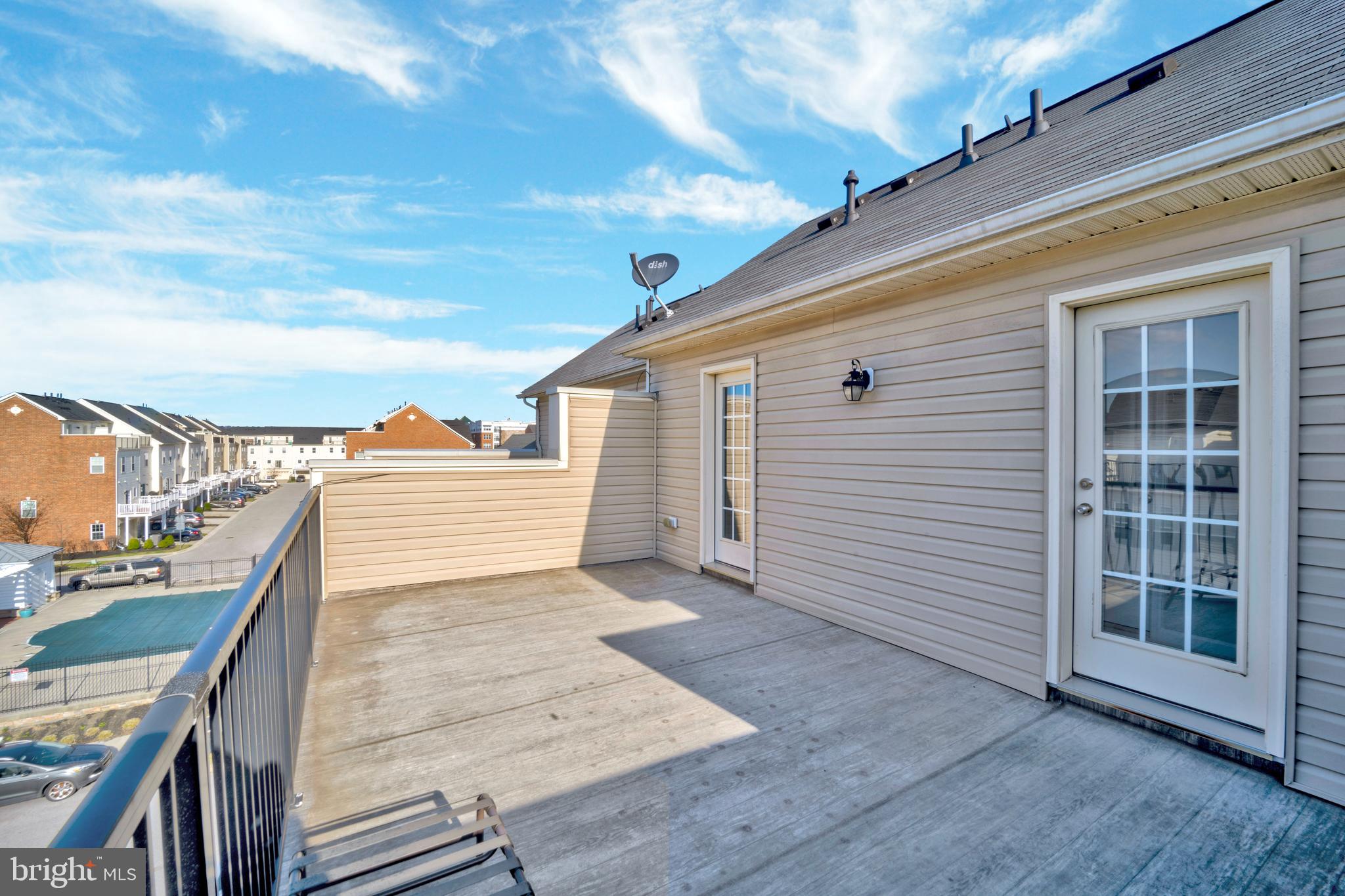 OXFORD SQUARE - Residential