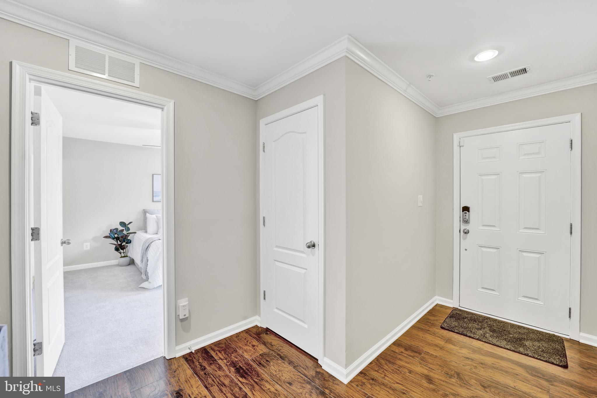 OXFORD SQUARE - Residential