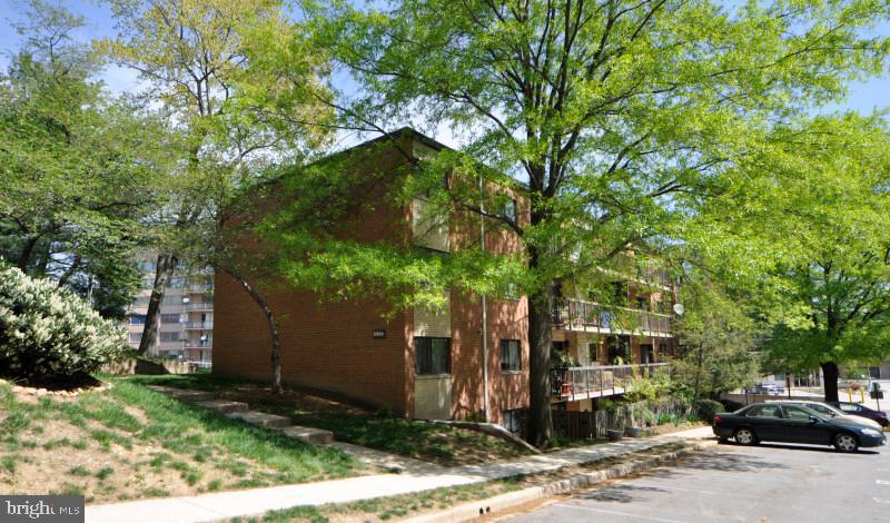 BOLLING BROOK - Residential Lease