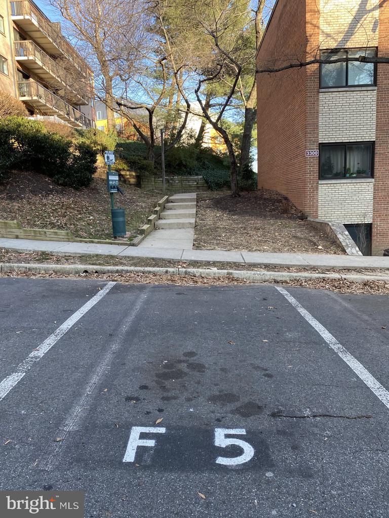 BOLLING BROOK - Residential Lease