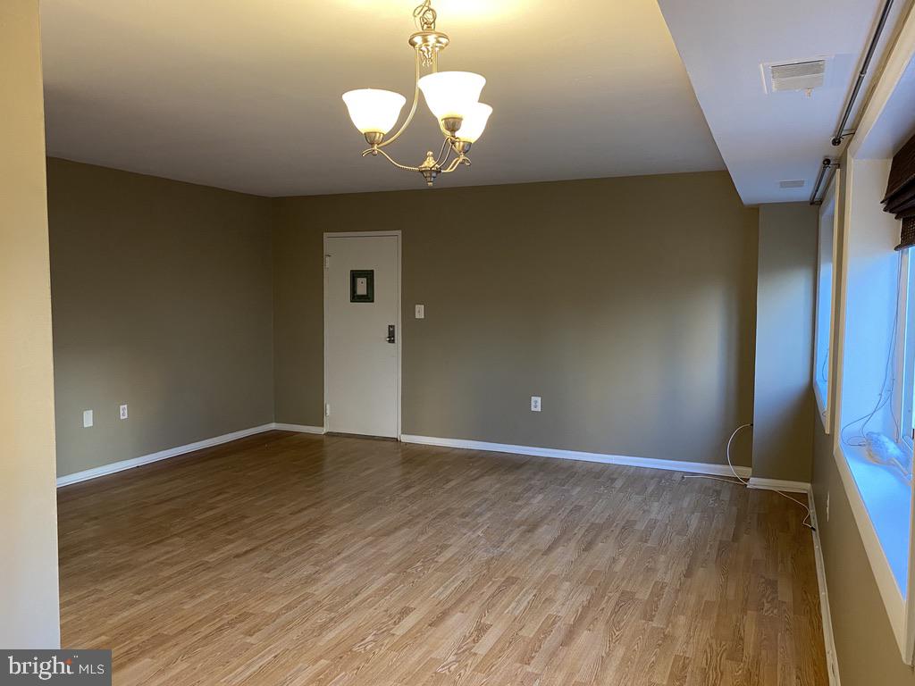 BOLLING BROOK - Residential Lease