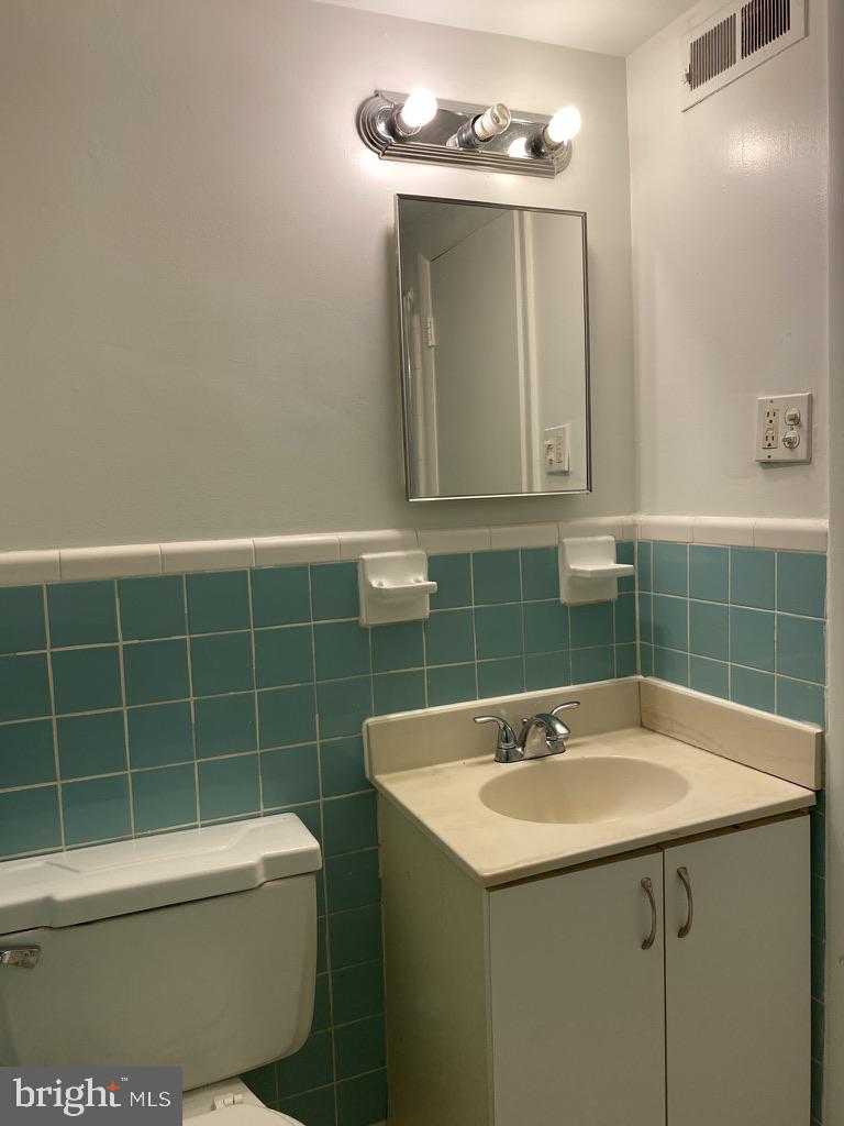 BOLLING BROOK - Residential Lease