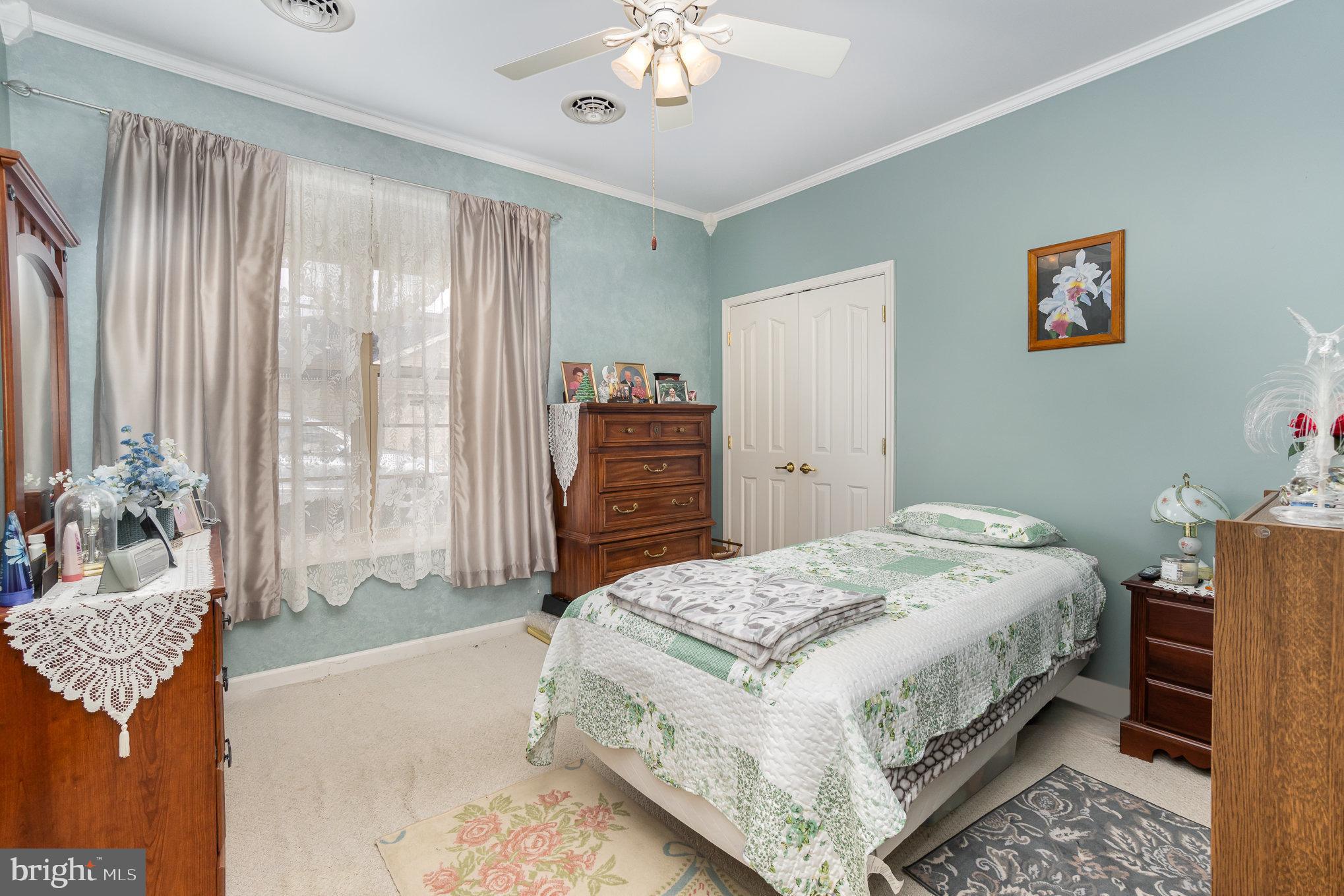 MEADOWVIEW VILLAGE - Residential