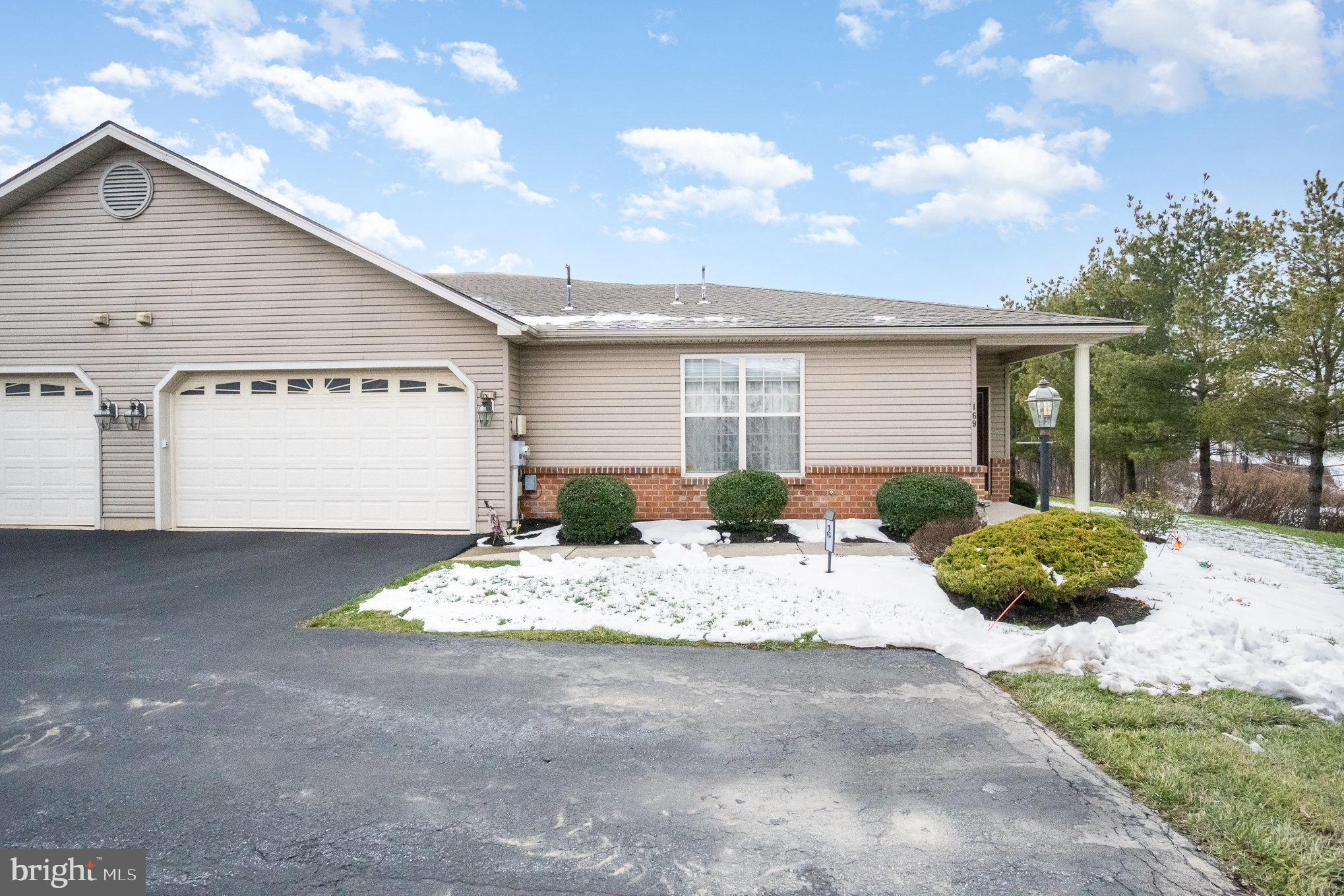 MEADOWVIEW VILLAGE - Residential