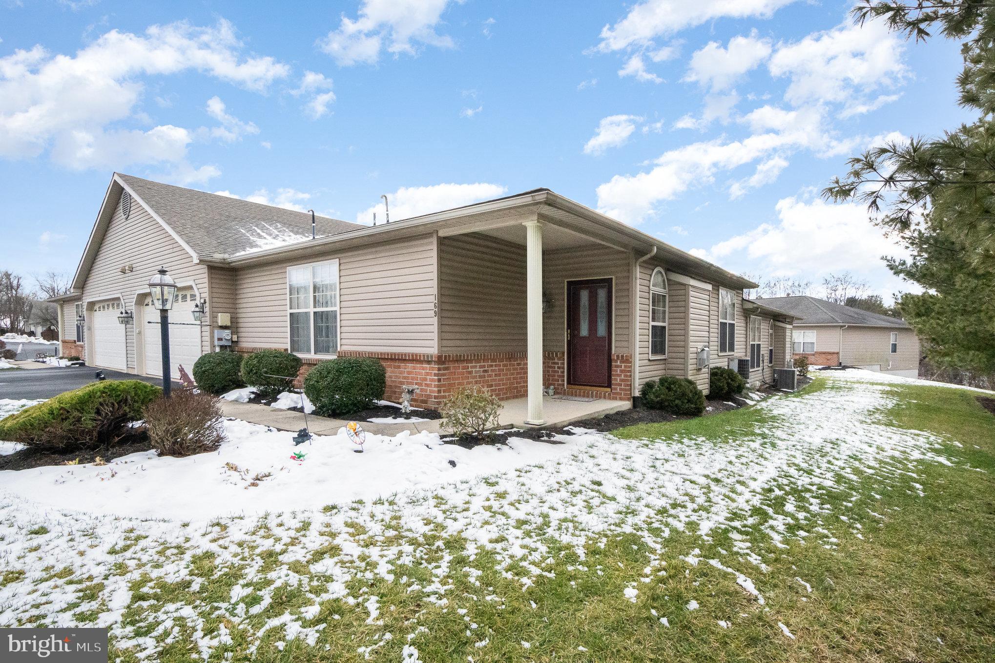MEADOWVIEW VILLAGE - Residential