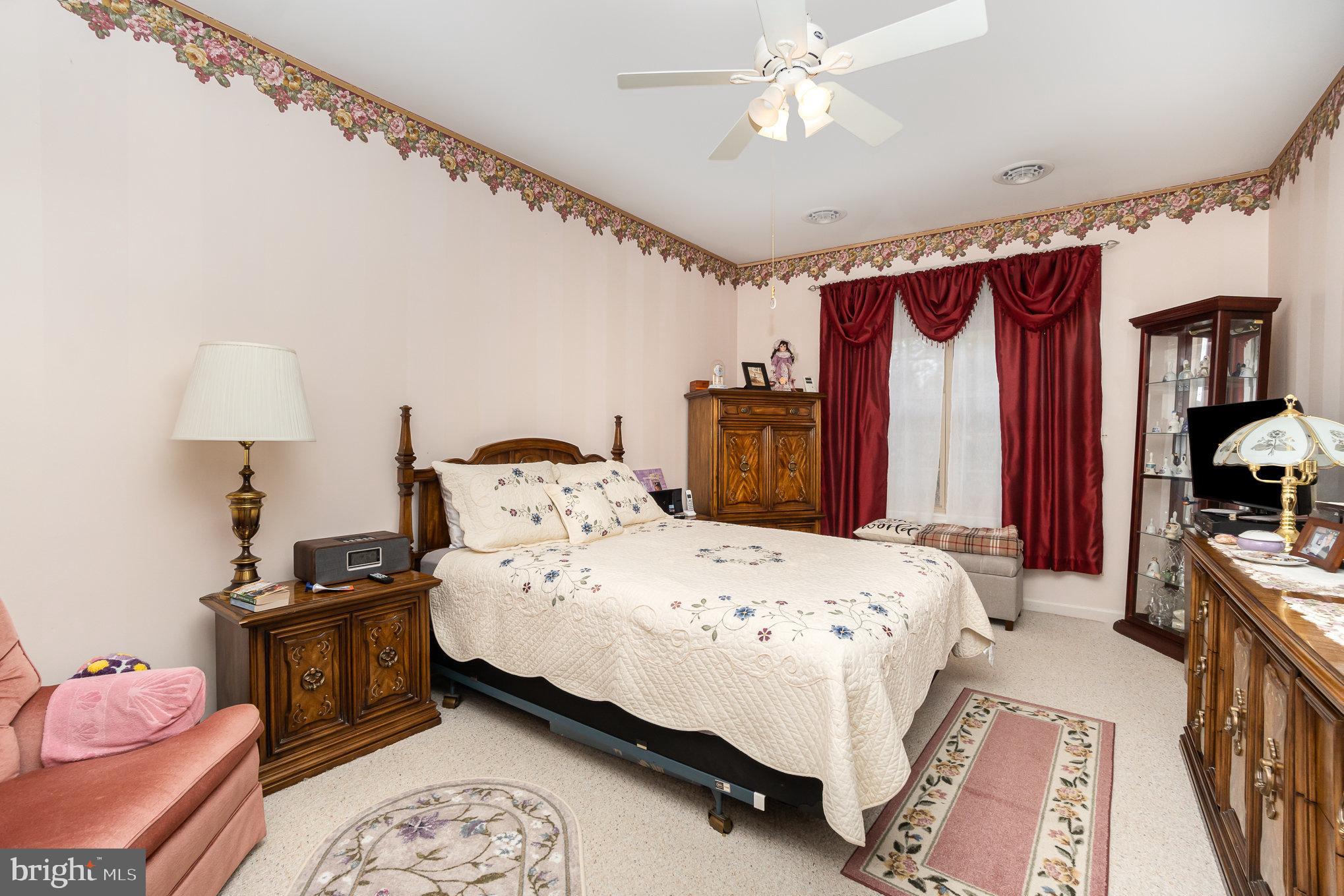MEADOWVIEW VILLAGE - Residential