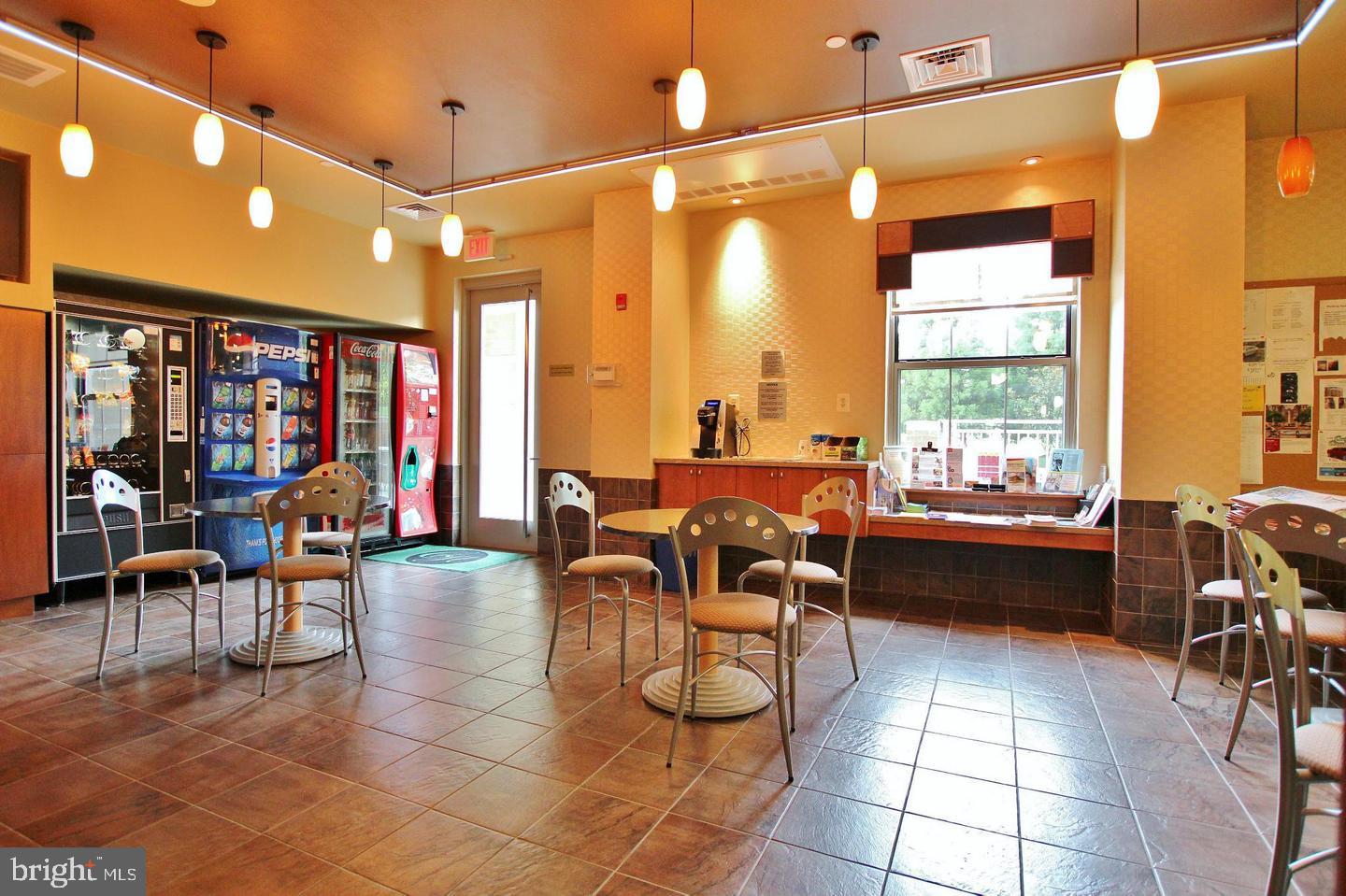 CARLTON HOUSE - Residential Lease