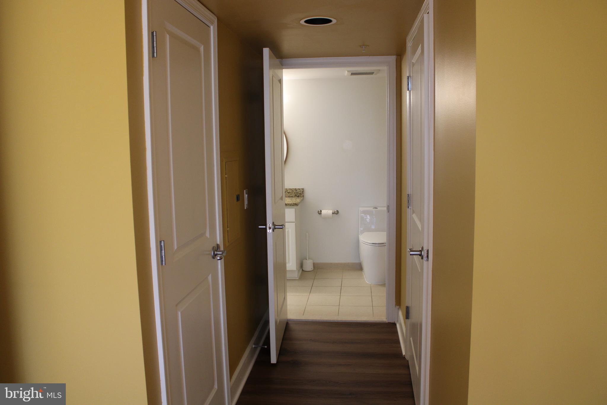 CARLTON HOUSE - Residential Lease