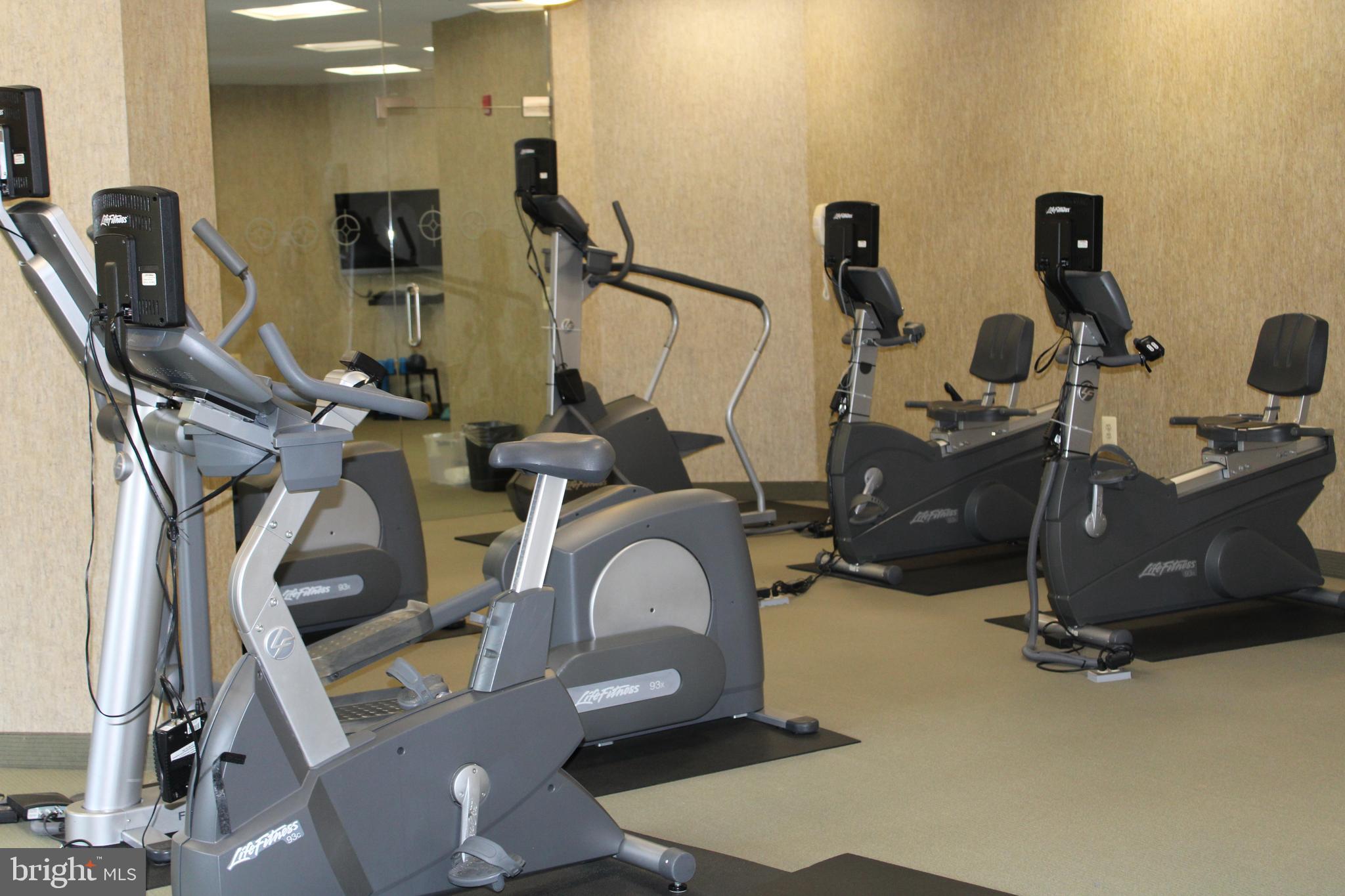 CARLTON HOUSE - Residential Lease