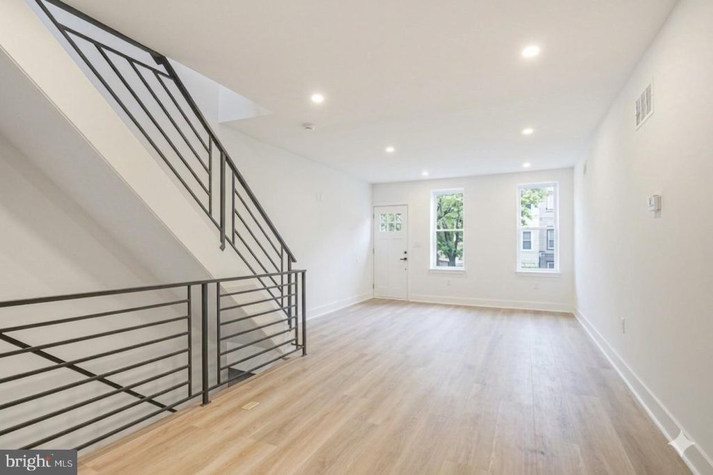 Photo of 817 Pierce Street, PHILADELPHIA, PA 19148 (MLS # PAPH2603536)