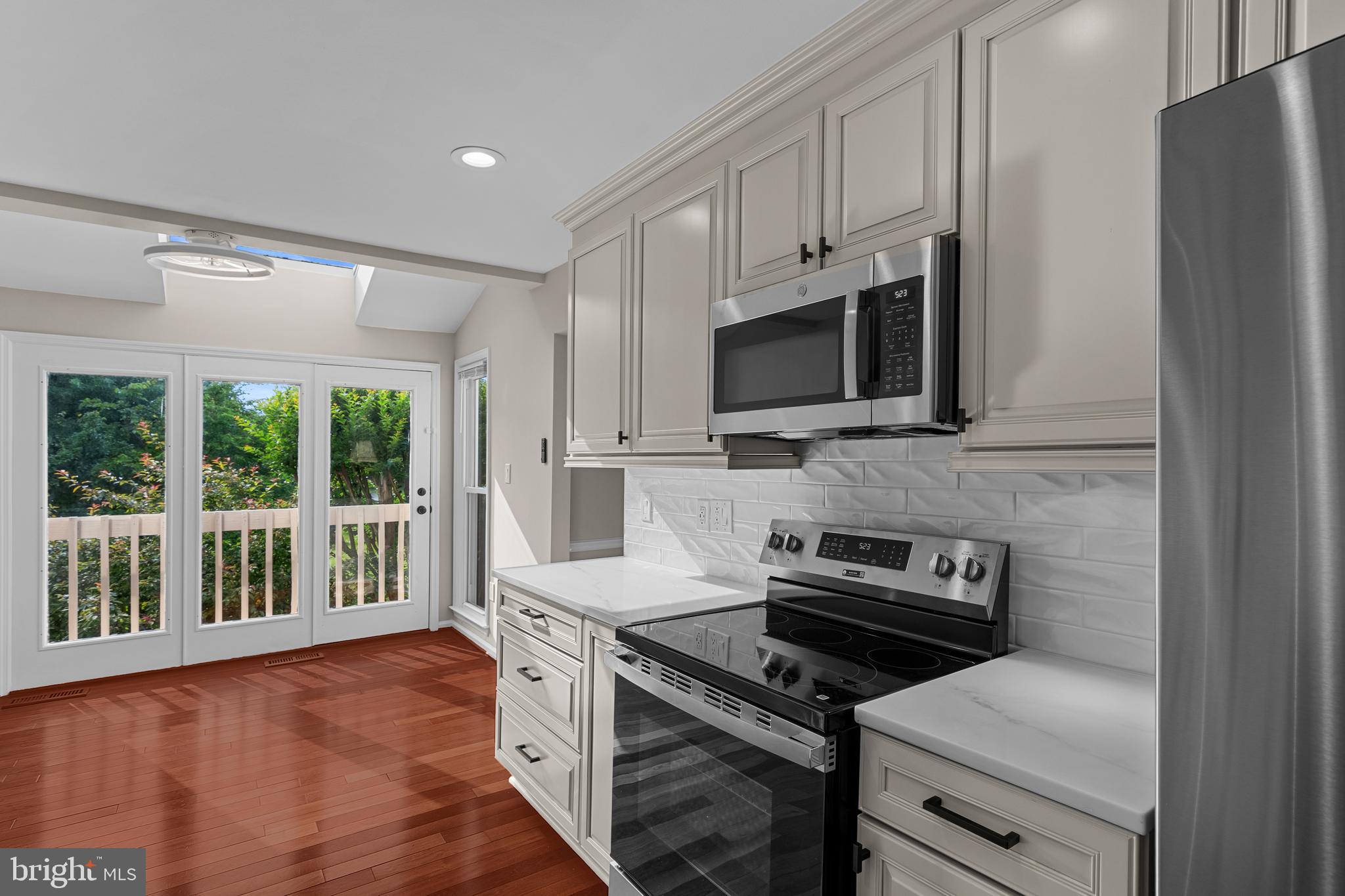 6161 SUMMER PARK LANE