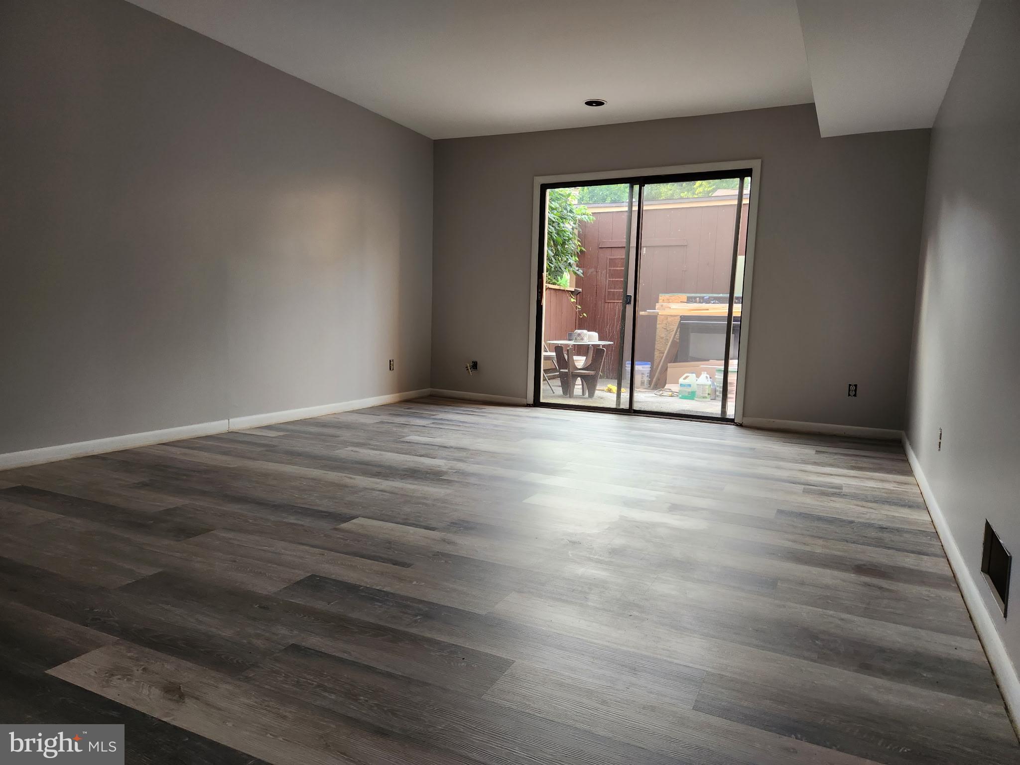 223 LEE COURT