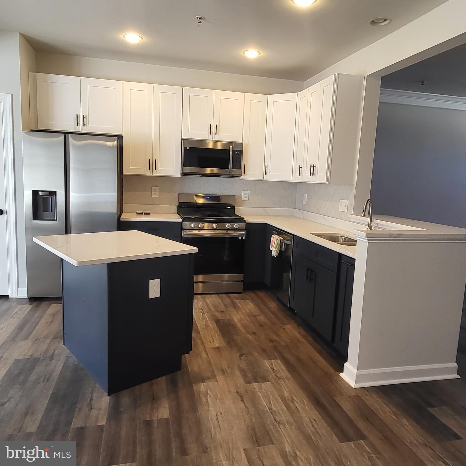 GREENWAY VILLAGE - Residential Lease