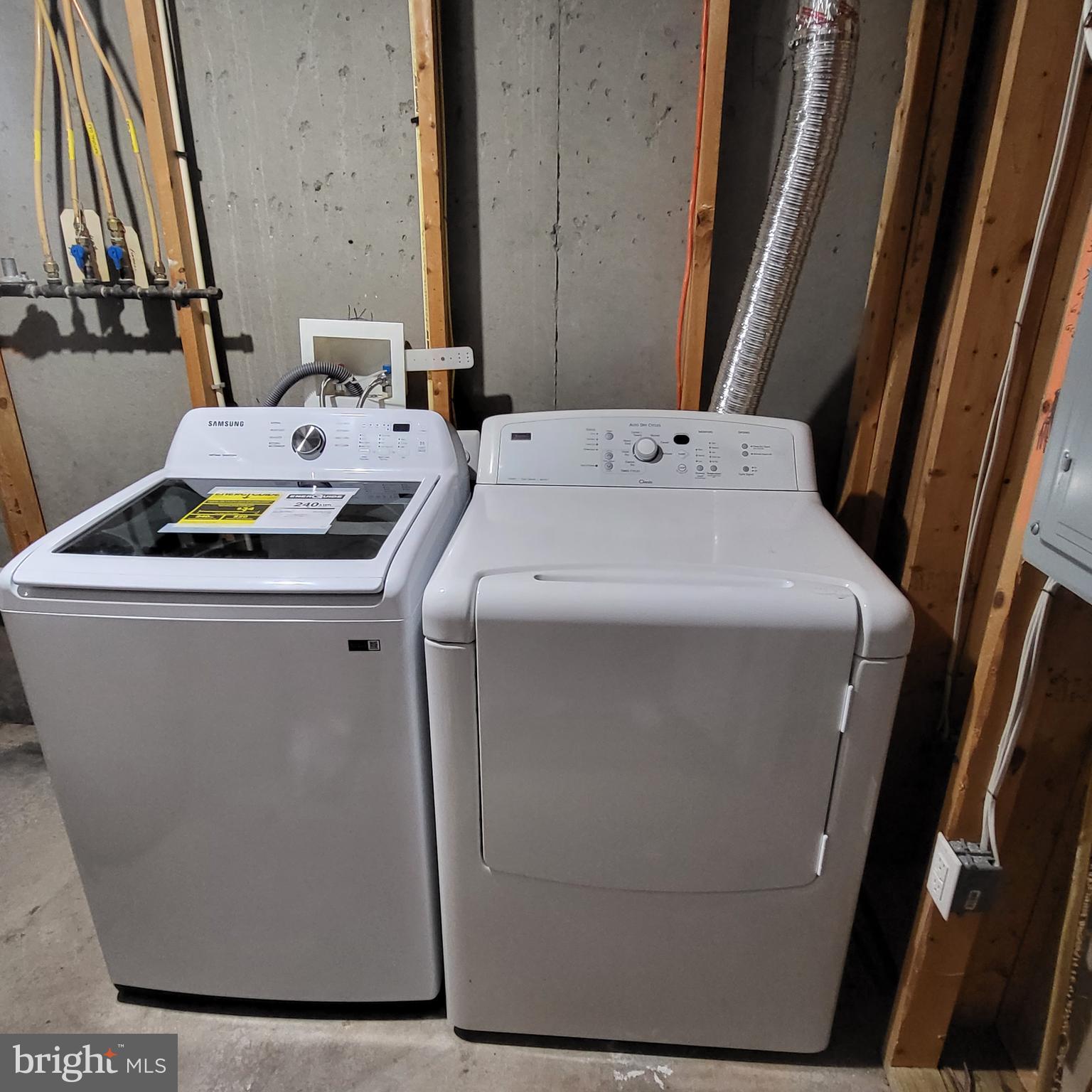 GREENWAY VILLAGE - Residential Lease