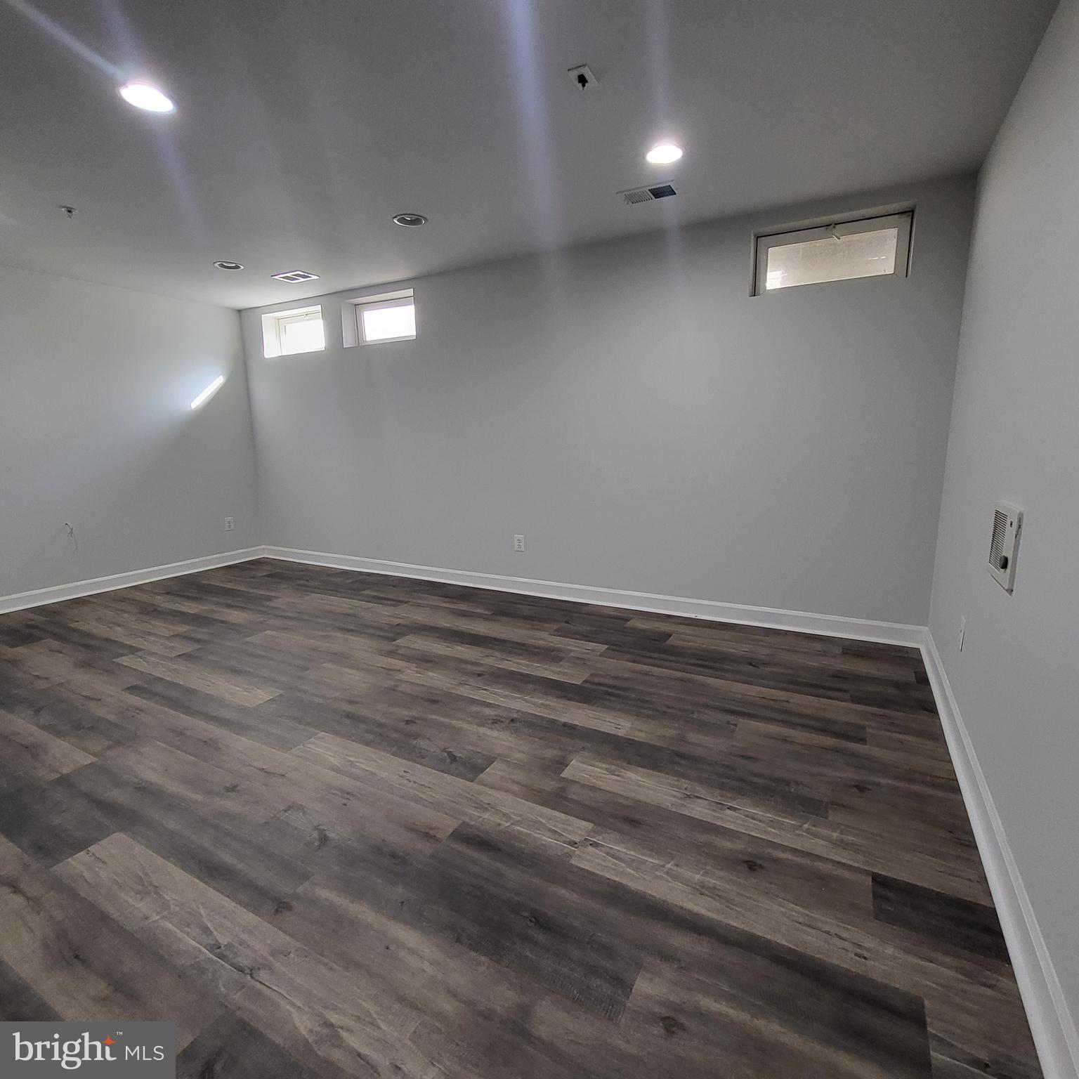 GREENWAY VILLAGE - Residential Lease