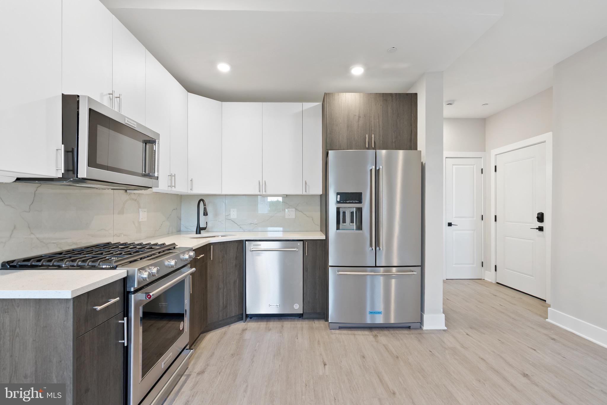 408-10 N FRONT STREET 2